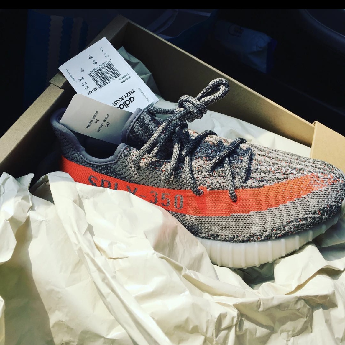 Adidas Yeezy Boost 350 V2 Beluga 착용 스타일