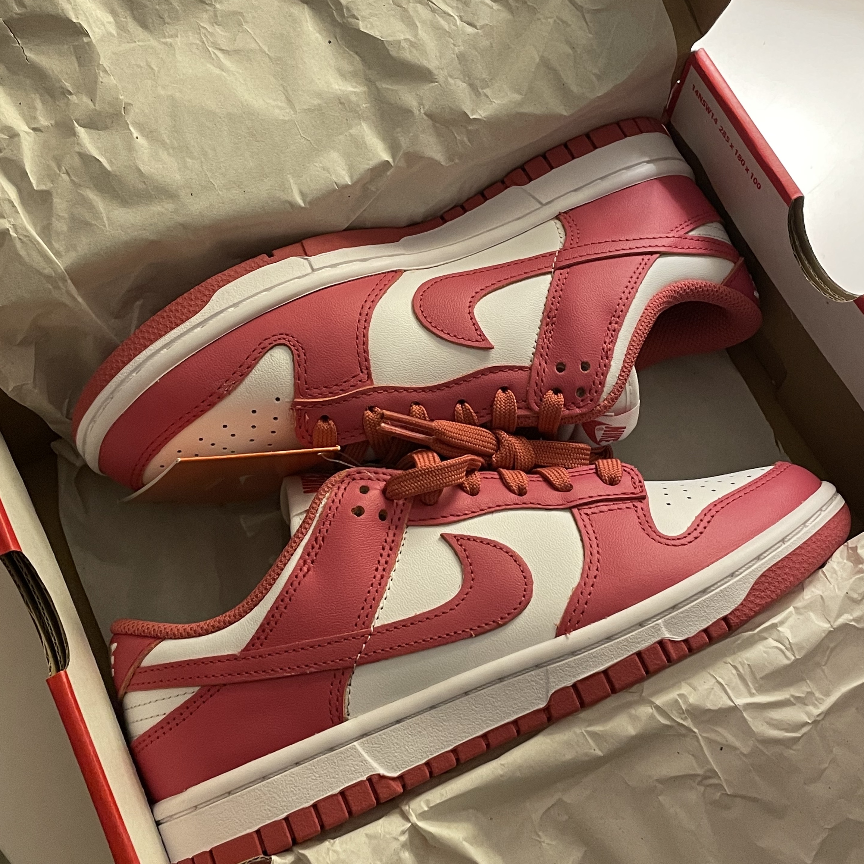 (W) Nike Dunk Low Archeo Pink 착용 스타일