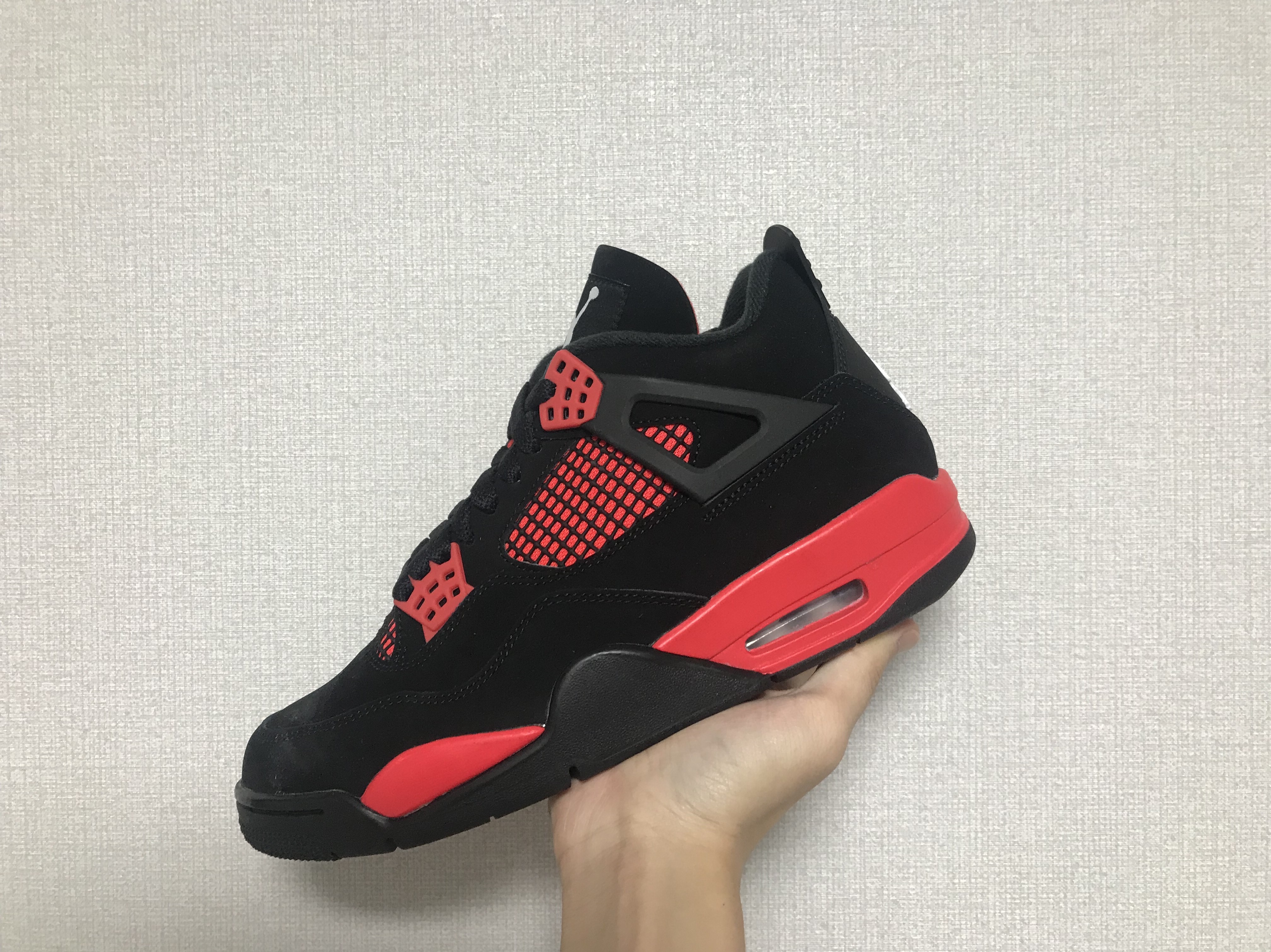 Jordan 4 Retro Crimson 착용 스타일