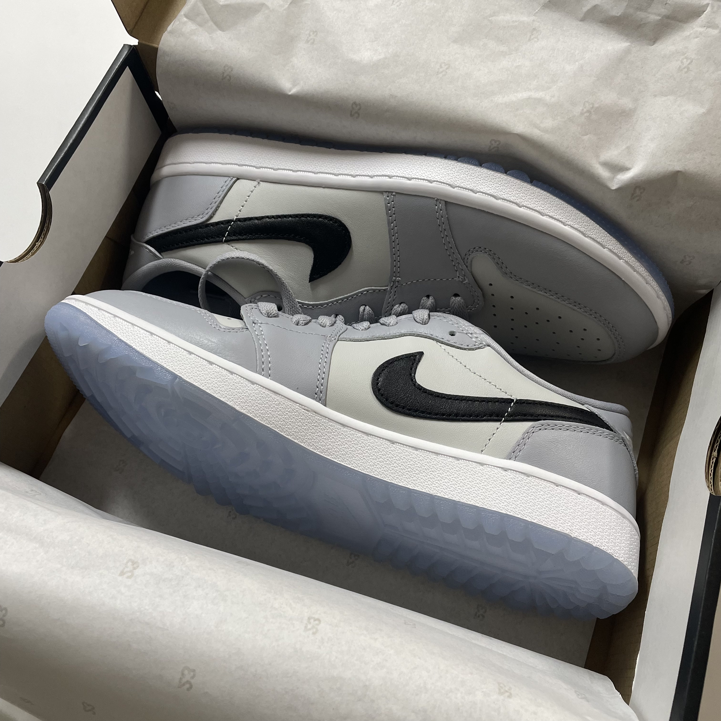 Jordan 1 Low Golf Wolf Grey 착용 스타일 - 1