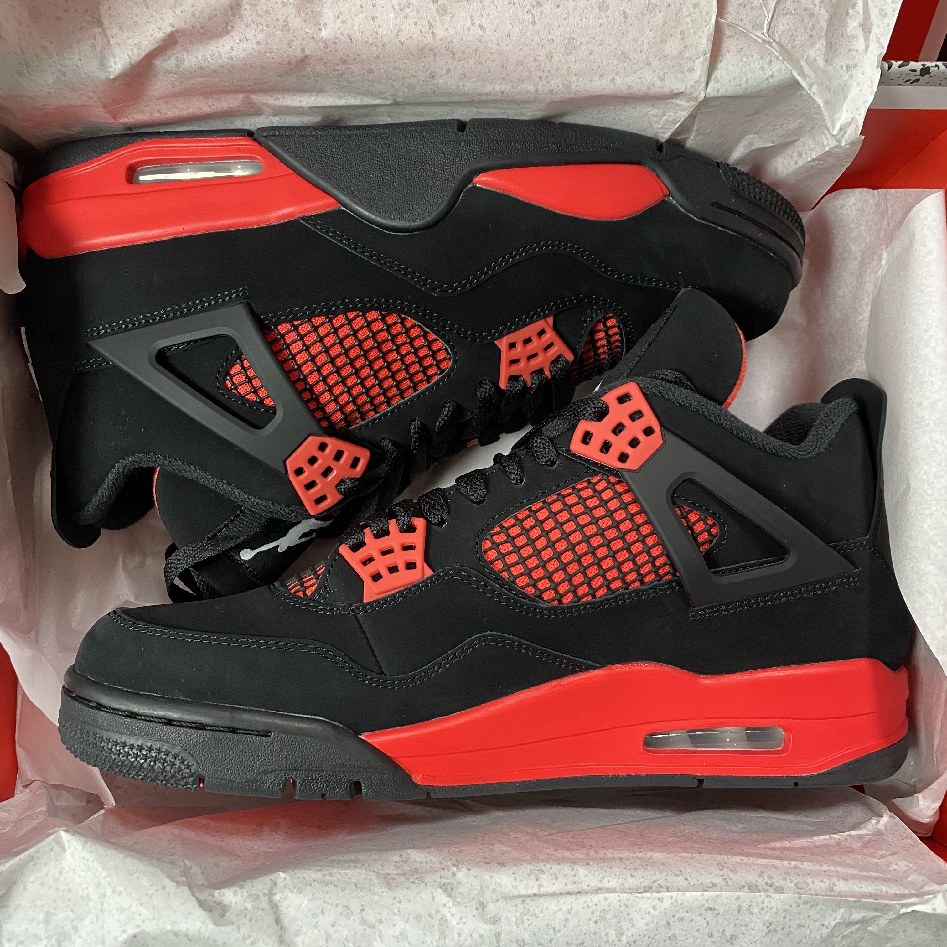 Jordan 4 Retro Crimson 착용 스타일 - 2