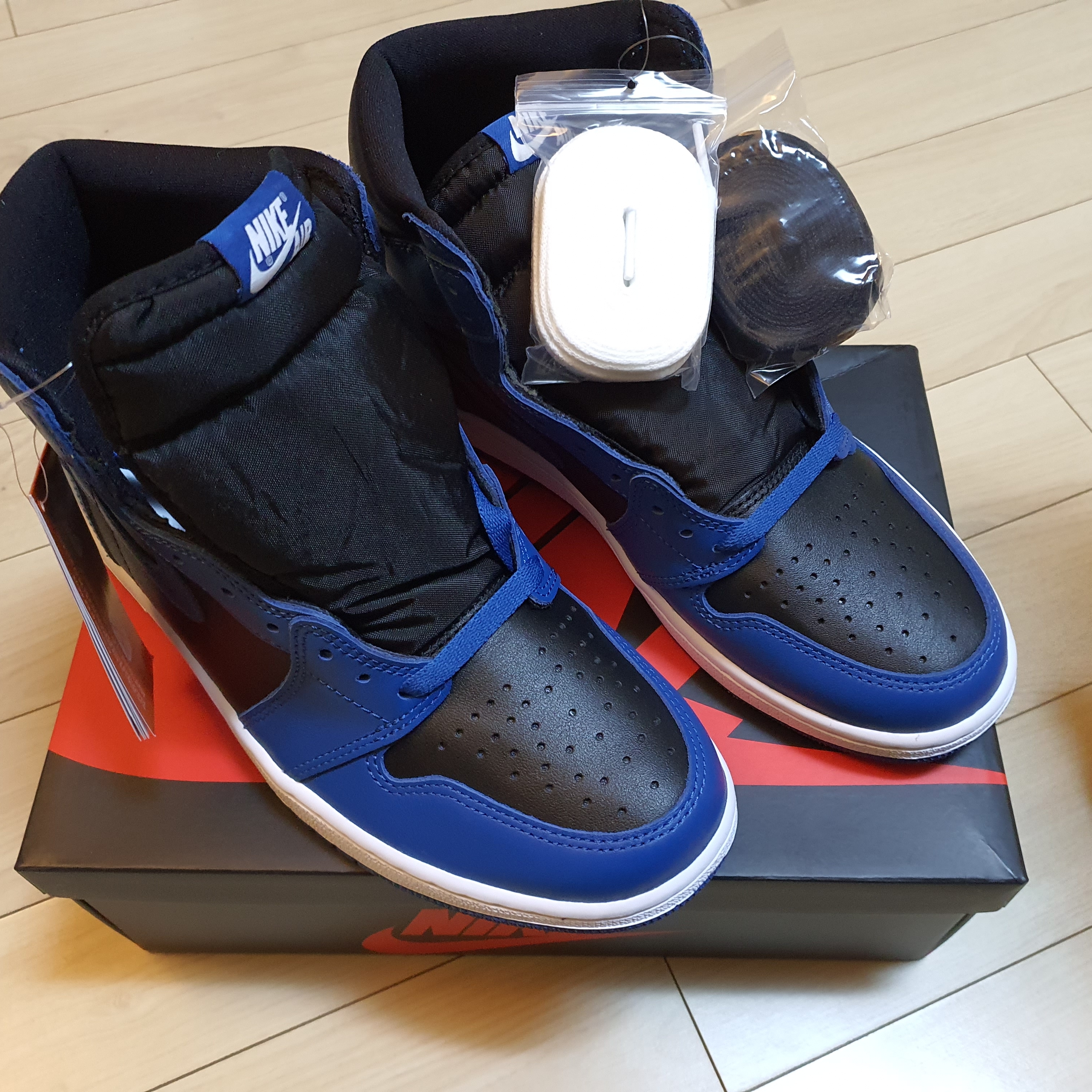 Jordan 1 Retro High OG Dark Marina Blue 착용 스타일 - 1