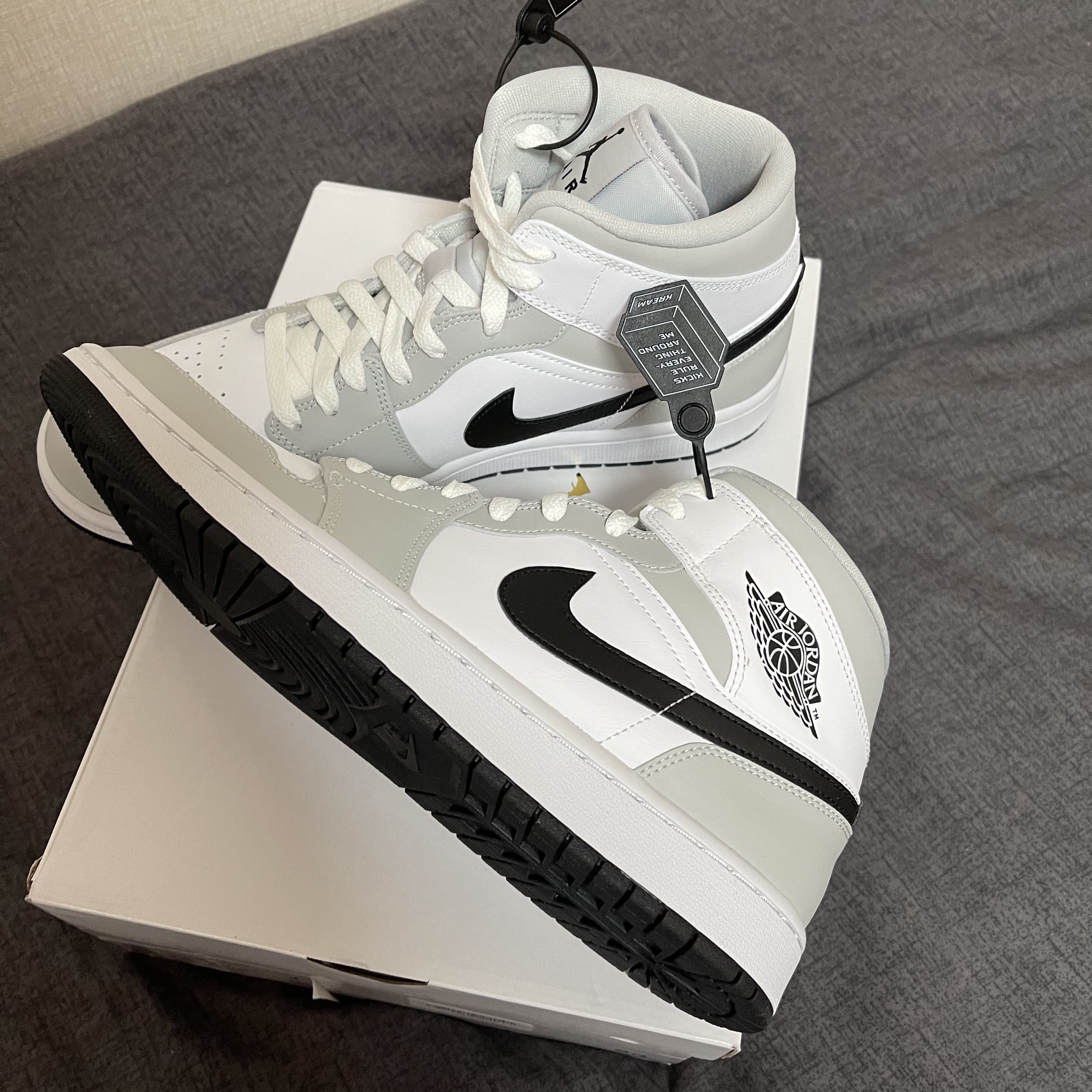 (W) Jordan 1 Mid Grey Fog 착용 스타일 - 3