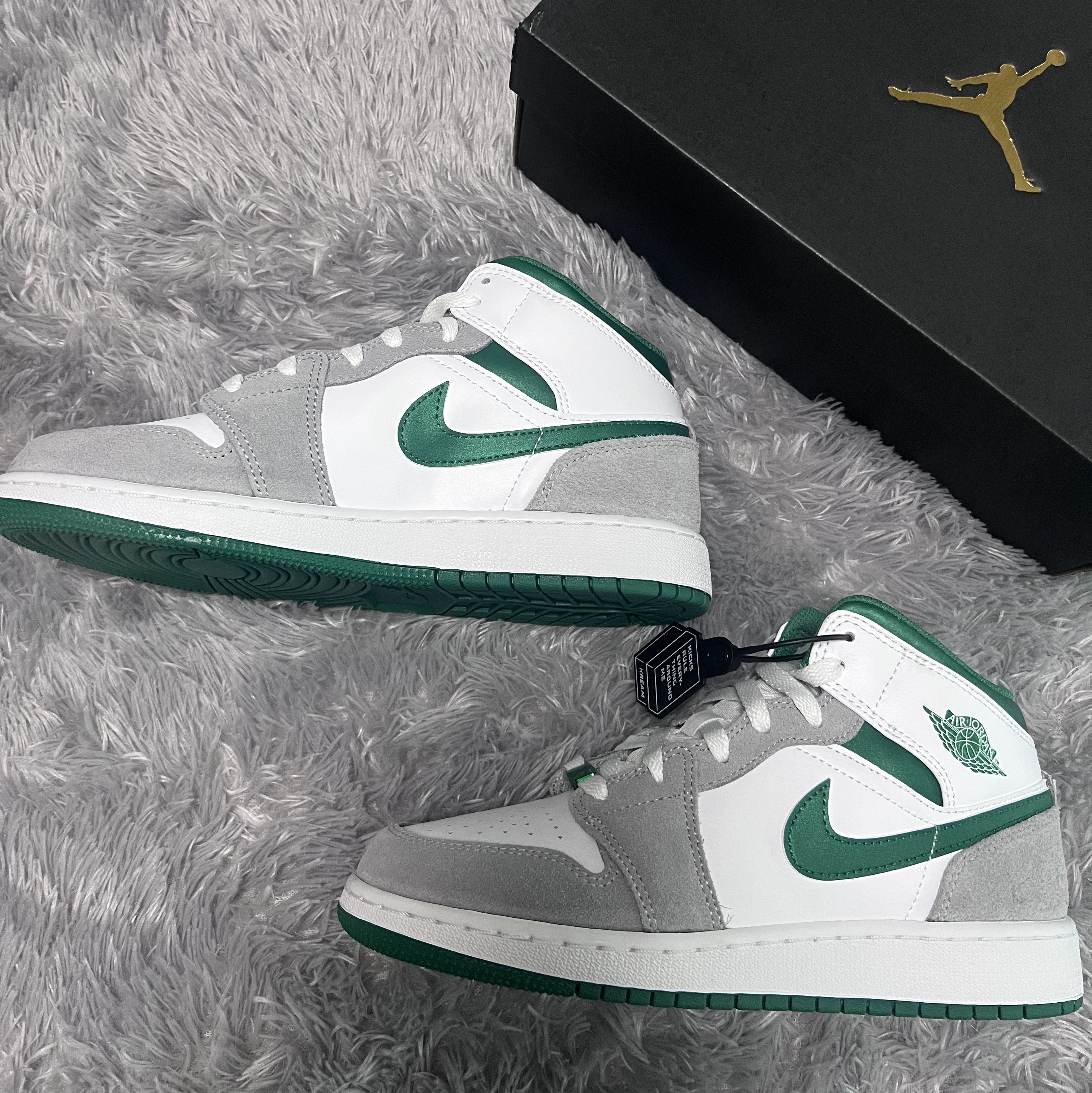 (GS) Jordan 1 Mid SE Pine Green Light Smoke Grey 착용 스타일