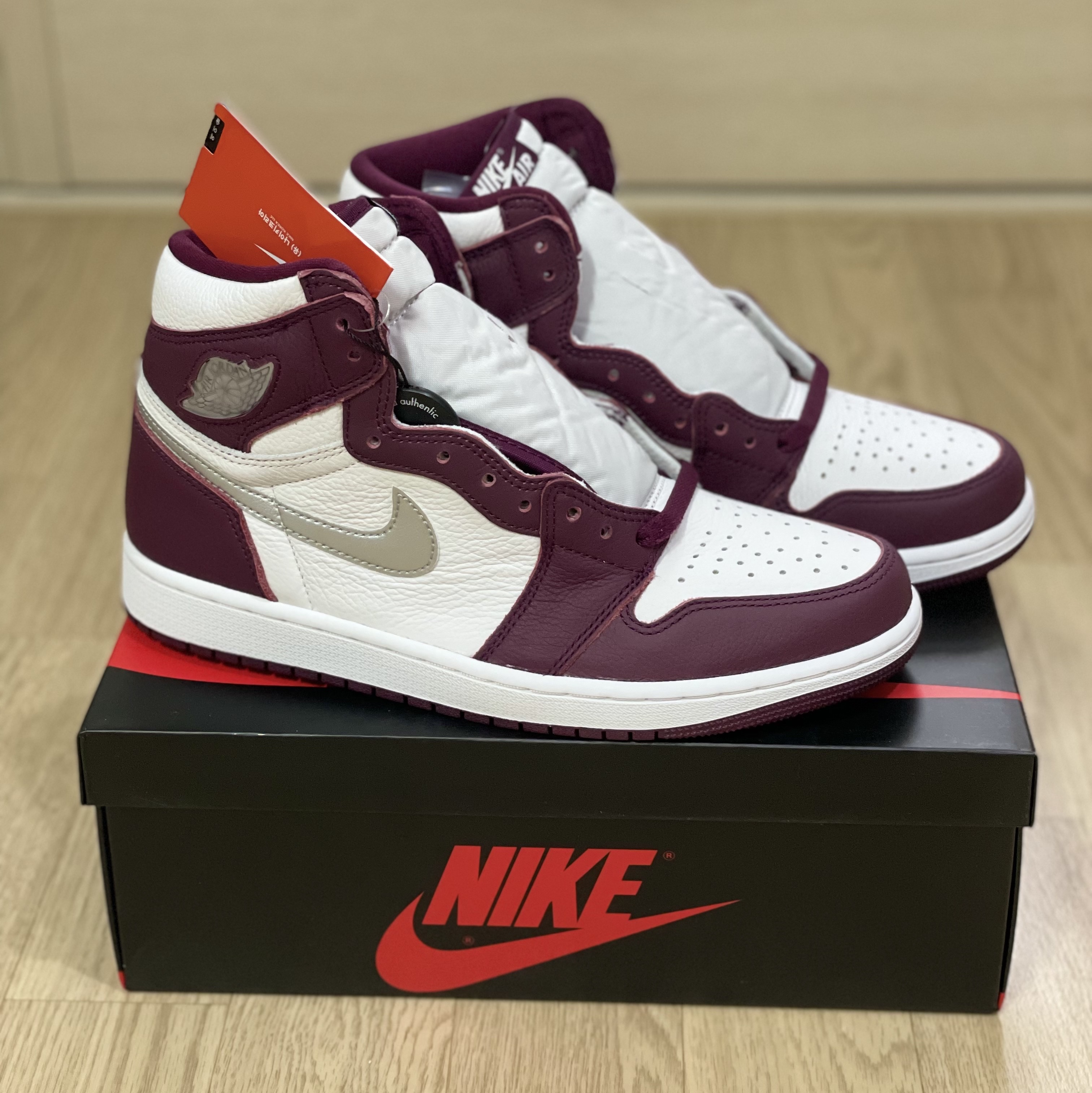 Jordan 1 Retro High OG Bordeaux 착용 스타일 - 3