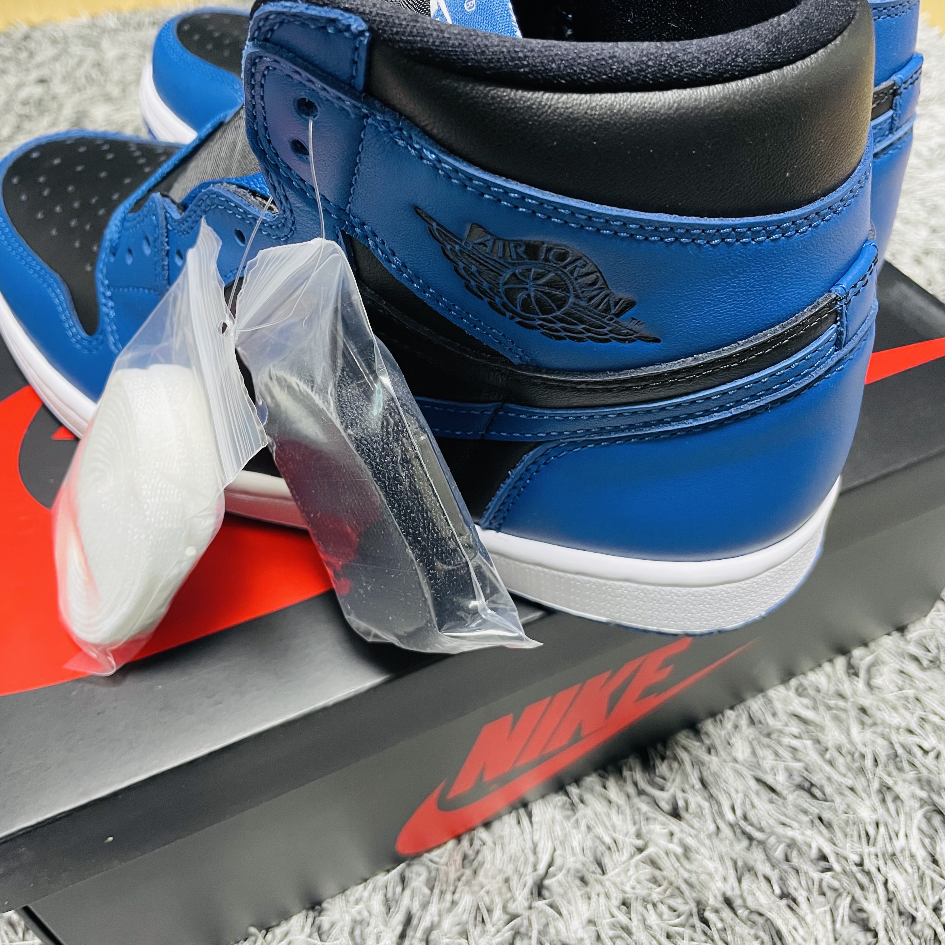 Jordan 1 Retro High OG Dark Marina Blue 착용 스타일 - 3