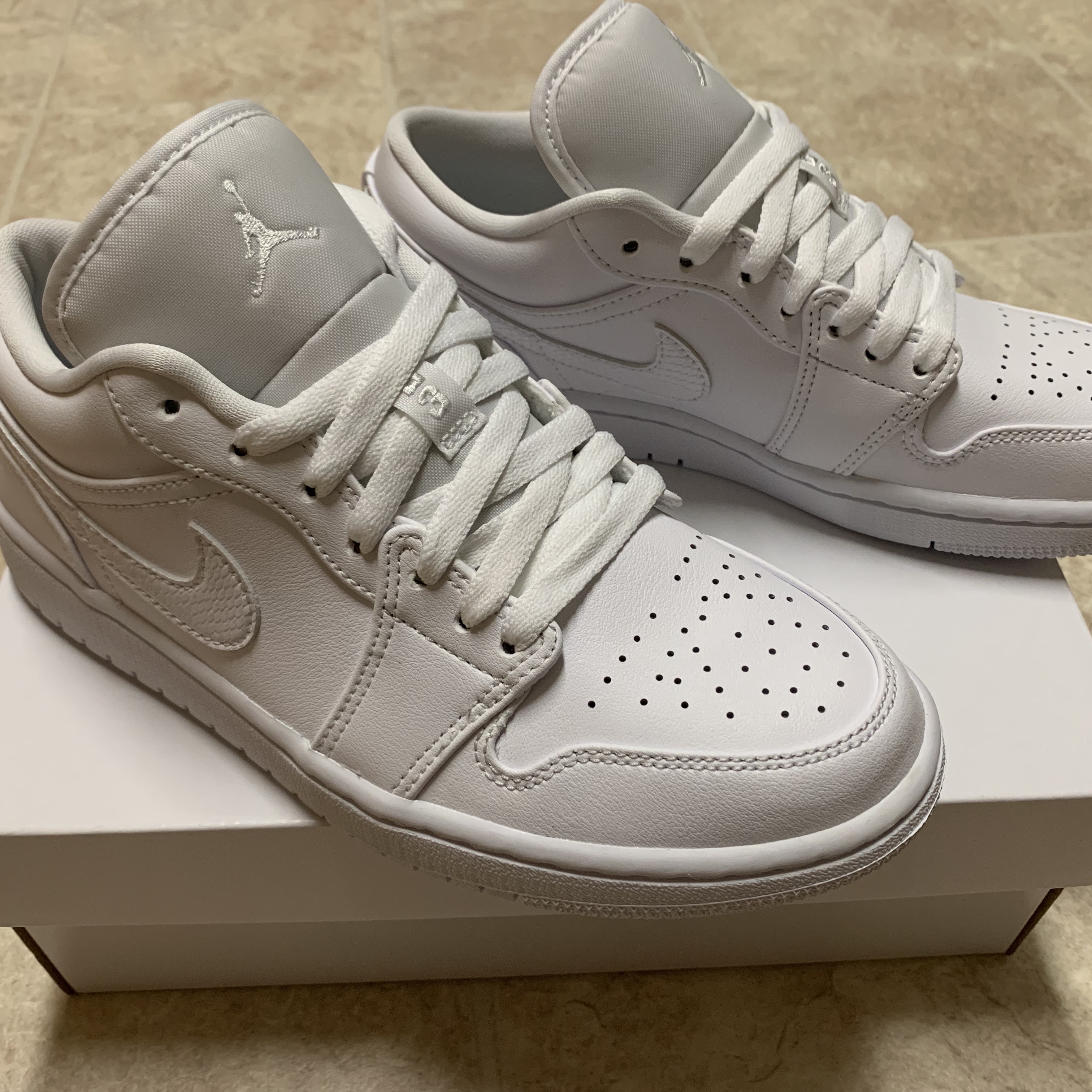 (W) Jordan 1 Low Triple White 2020 착용 스타일
