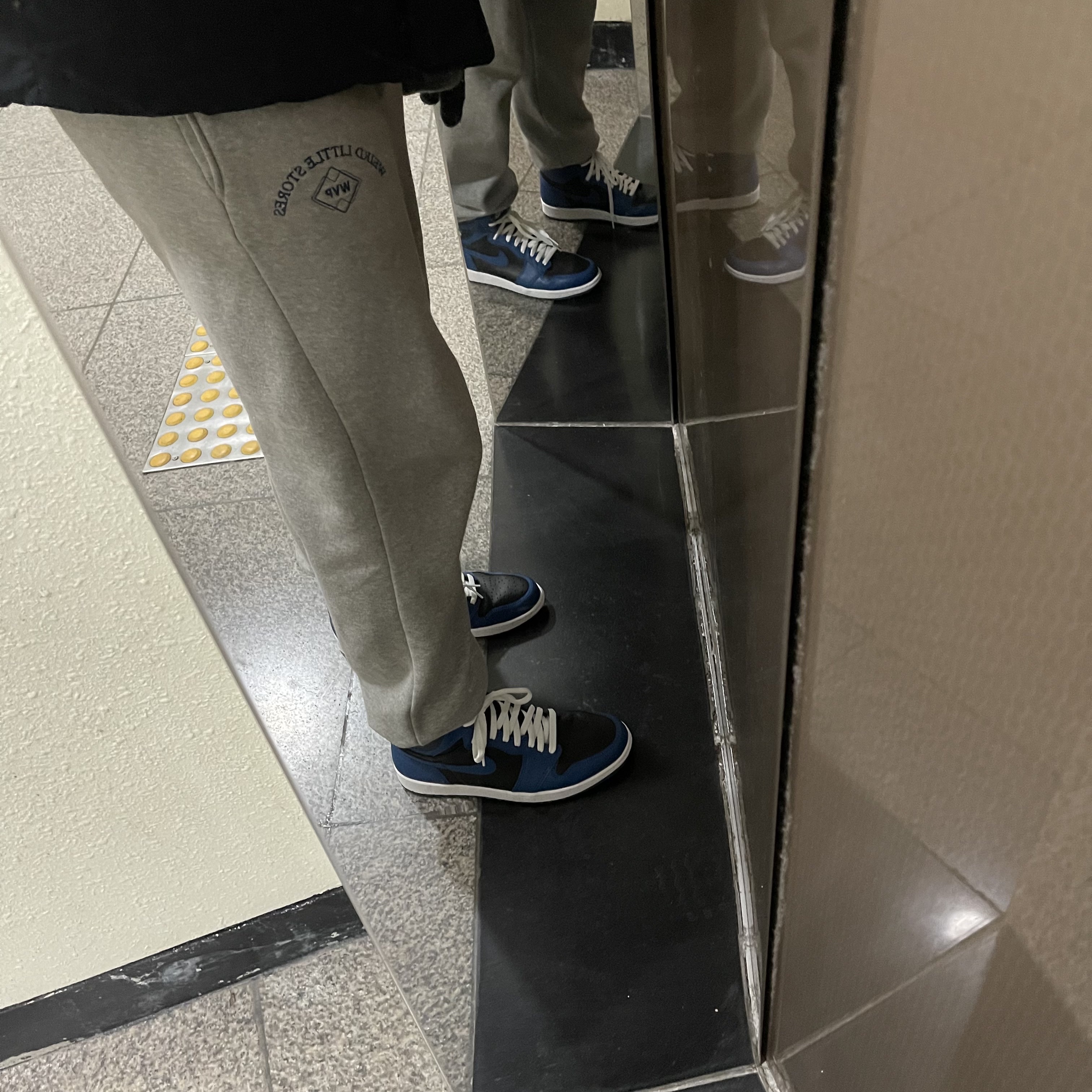Jordan 1 Retro High OG Dark Marina Blue 착용 스타일