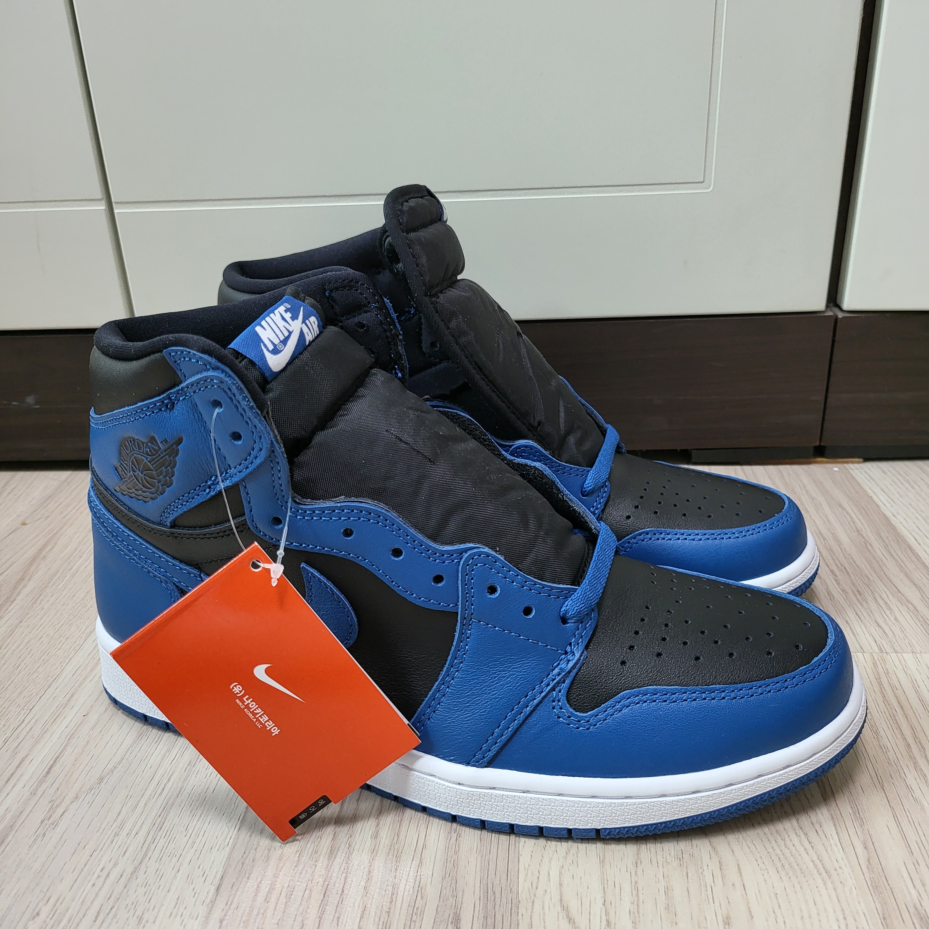 Jordan 1 Retro High OG Dark Marina Blue, Nike Heritage 86 Futura Washed Cap Black White 착용 스타일 - 4