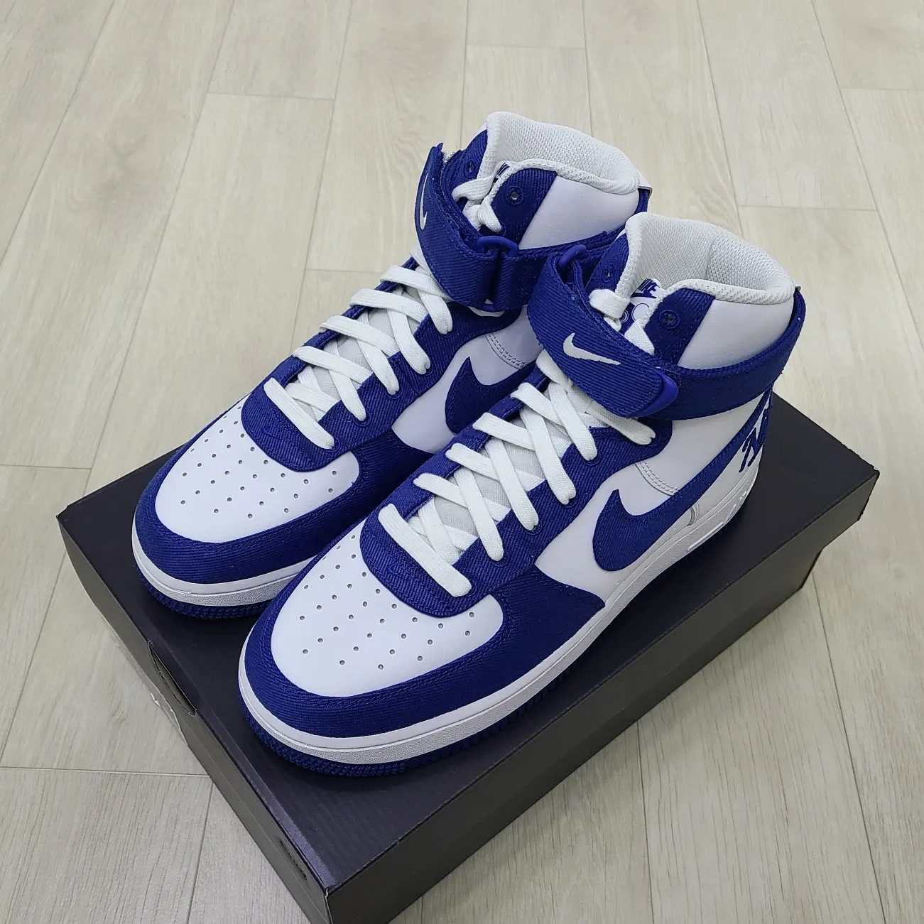 Nike Air Force 1 High '07 LV8 EMB Dodgers 착용 스타일 - 2