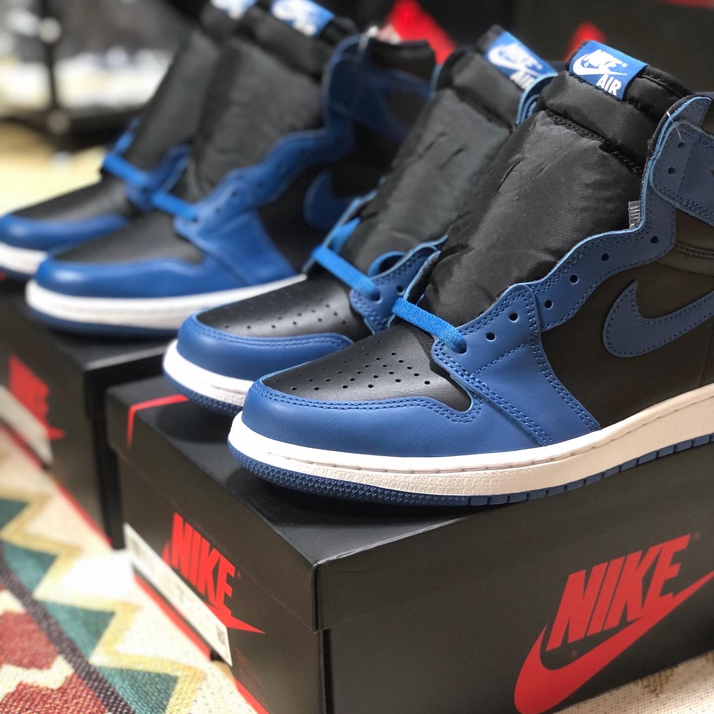 Jordan 1 Retro High OG Dark Marina Blue 착용 스타일 - 2