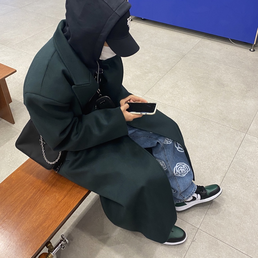 Jordan 1 Low Green Toe, Prada Re-Edition 2005 Re-Nylon Shoulder Bag Black 착용 스타일 - 1