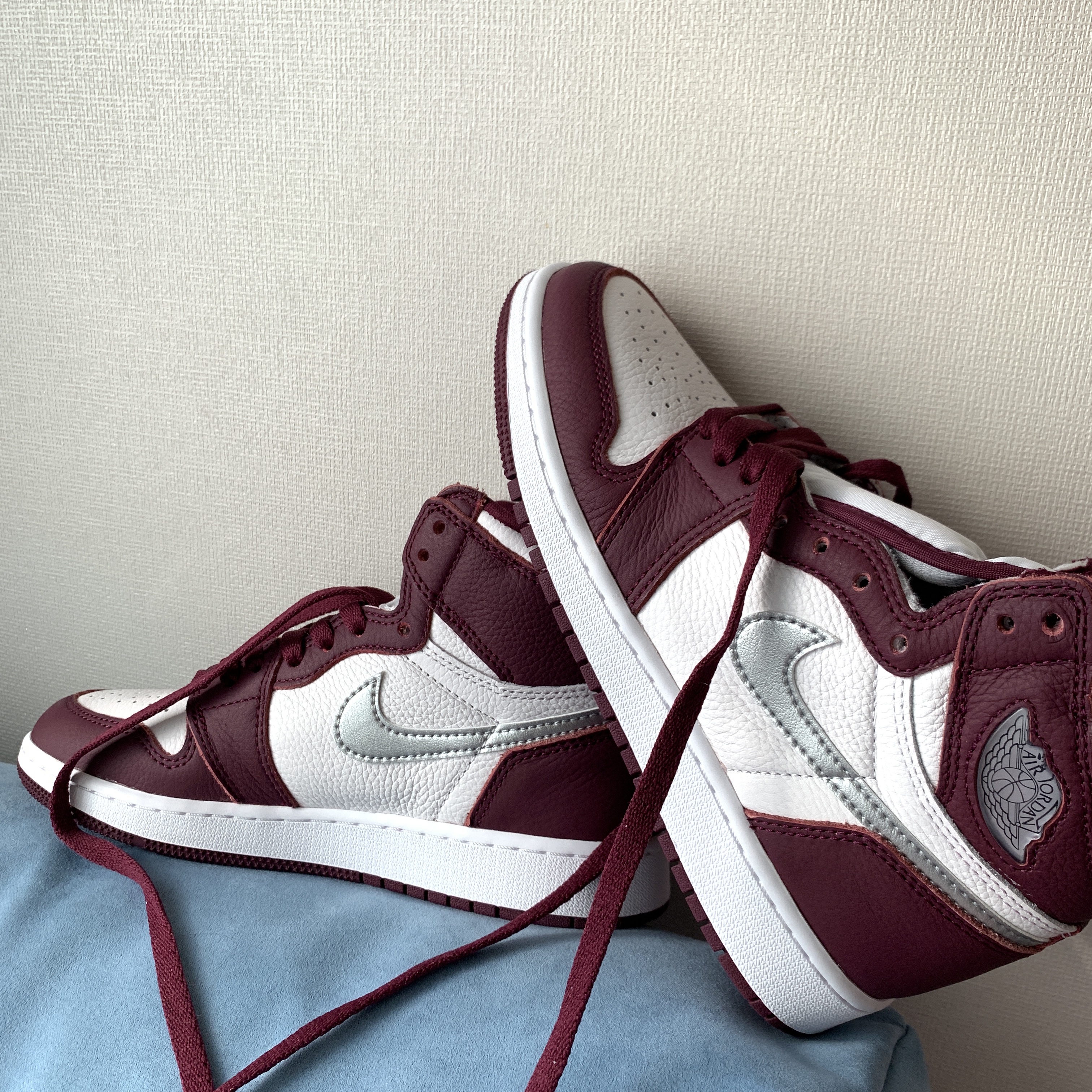 Jordan 1 Retro High OG Bordeaux, (GS) Jordan 1 Retro High OG Bordeaux 착용 스타일 - 2