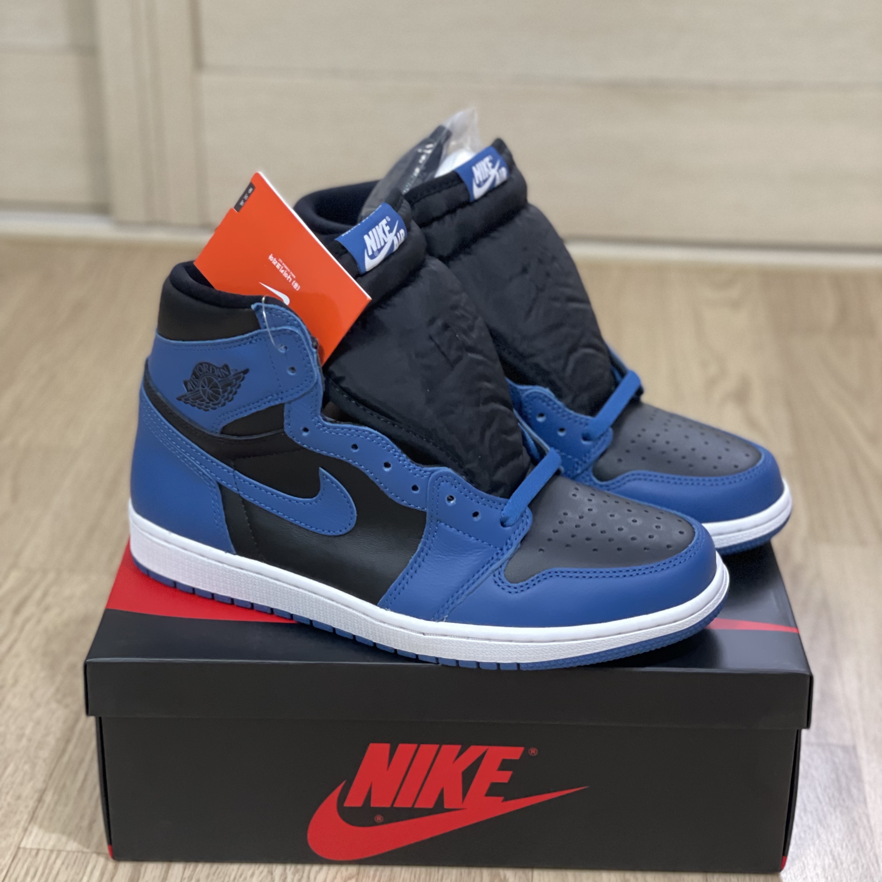 Jordan 1 Retro High OG Dark Marina Blue 착용 스타일 - 2