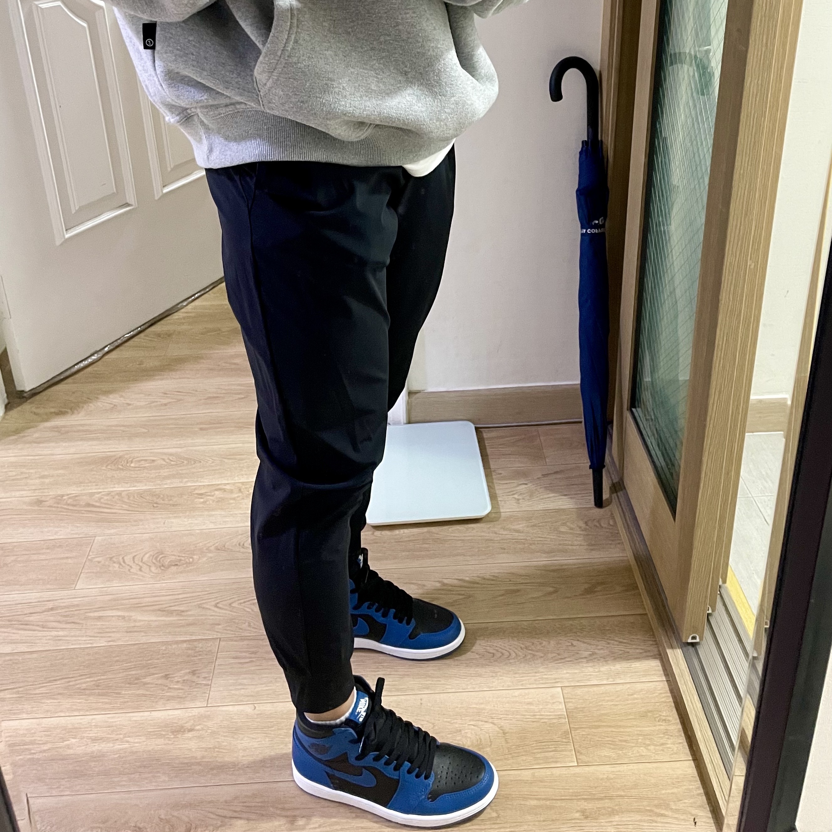 Jordan 1 Retro High OG Dark Marina Blue 착용 스타일 - 2