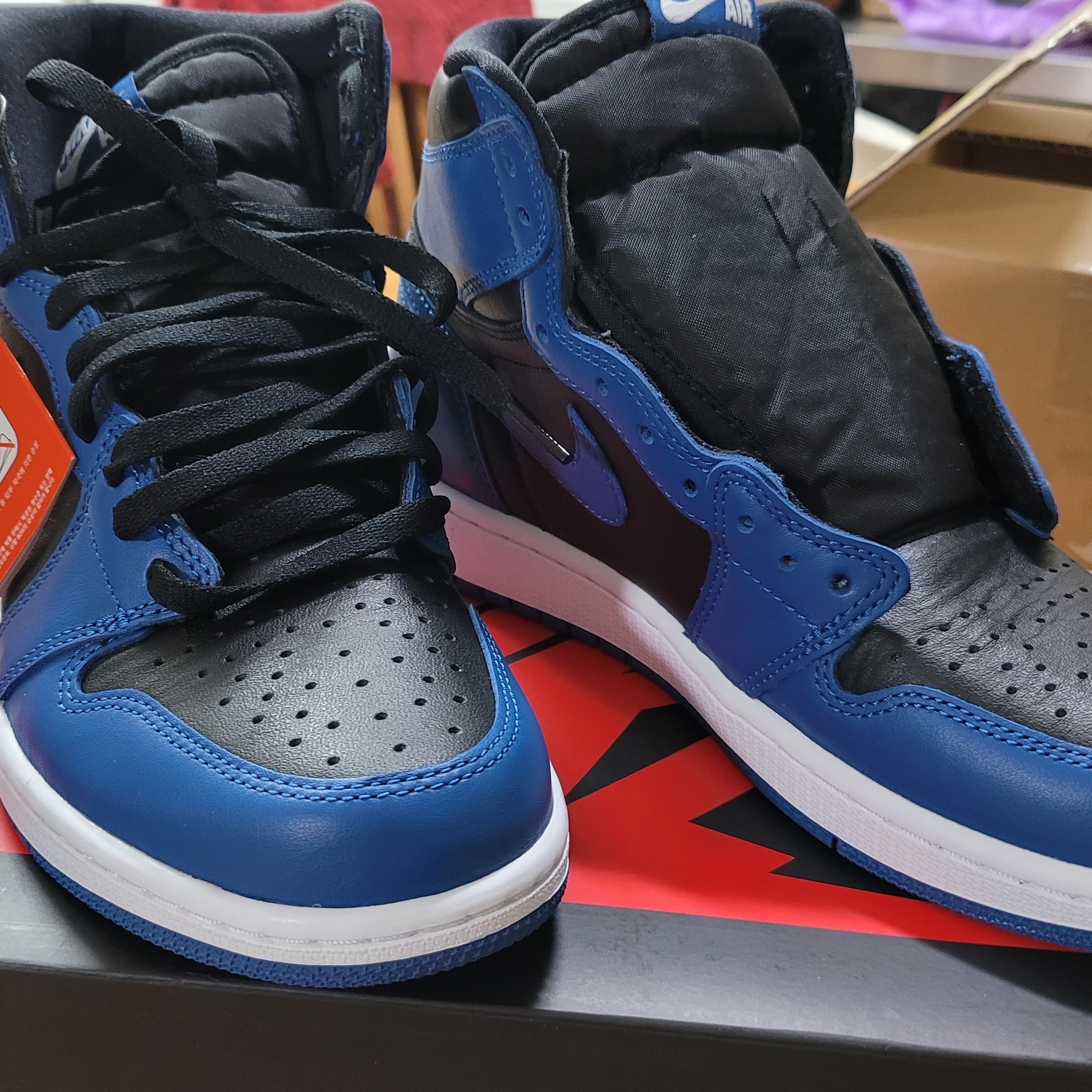 Jordan 1 Retro High OG Dark Marina Blue 착용 스타일 - 1