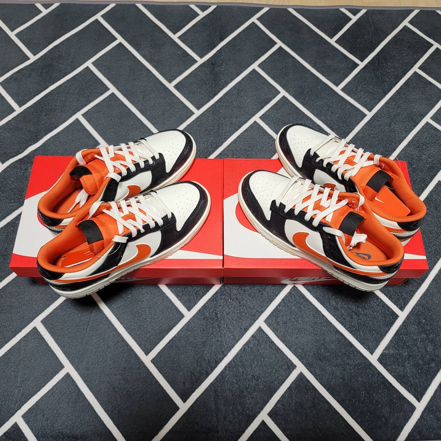Nike Dunk Low Retro PRM Halloween 착용 스타일 - 2