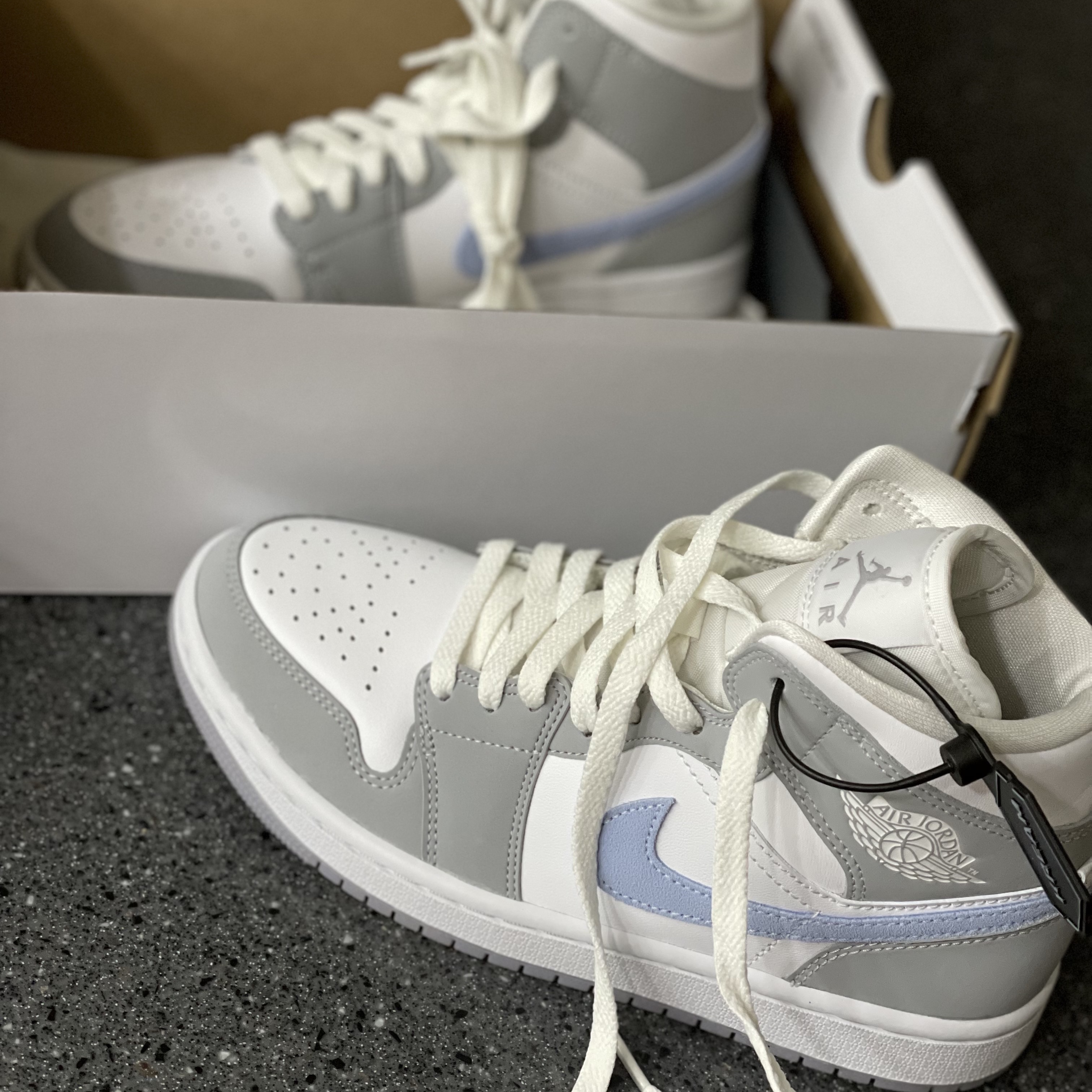 (W) Jordan 1 Mid Wolf Grey 착용 스타일