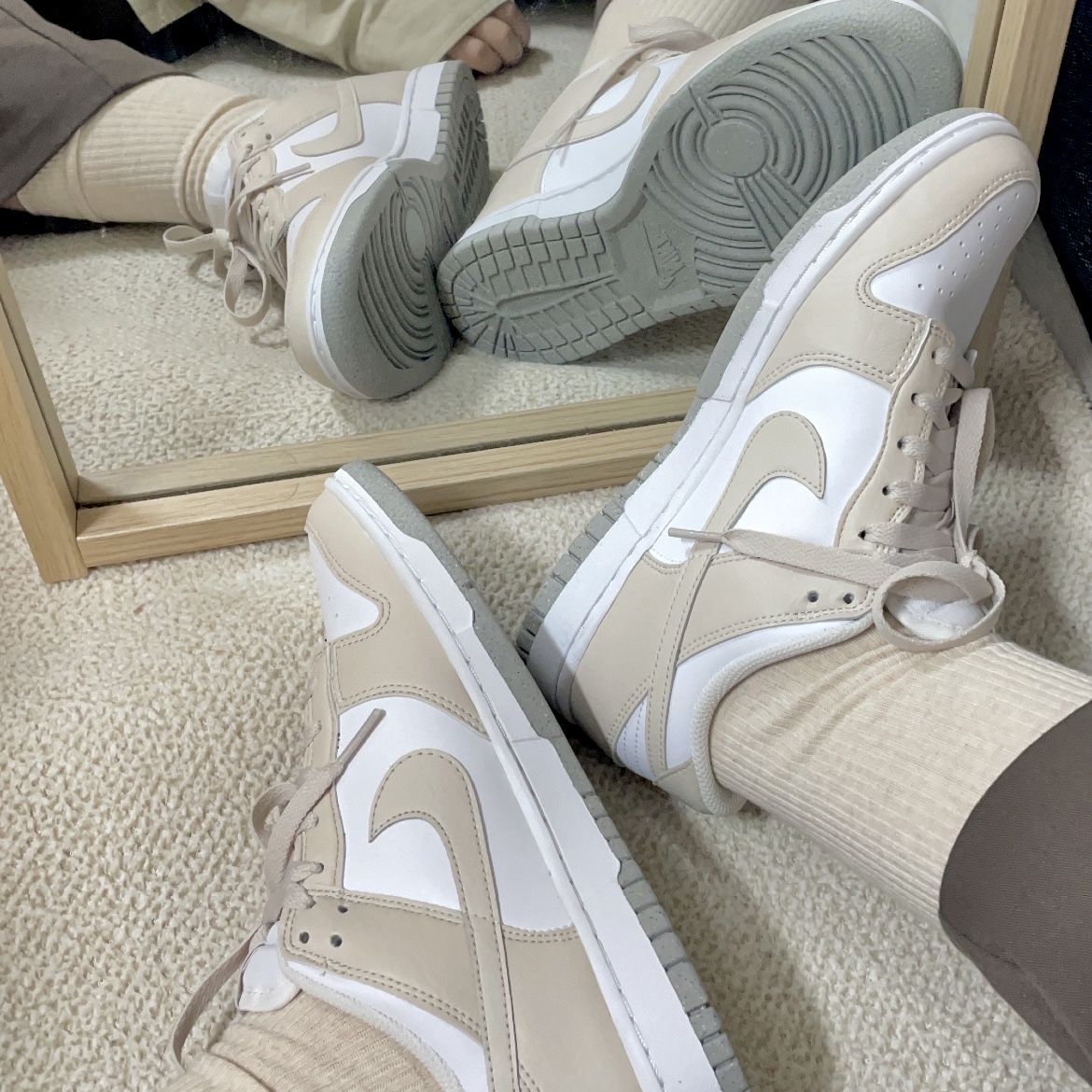 (W) Nike Dunk Low Next Nature Light Orewood Brown 착용 스타일 - 1