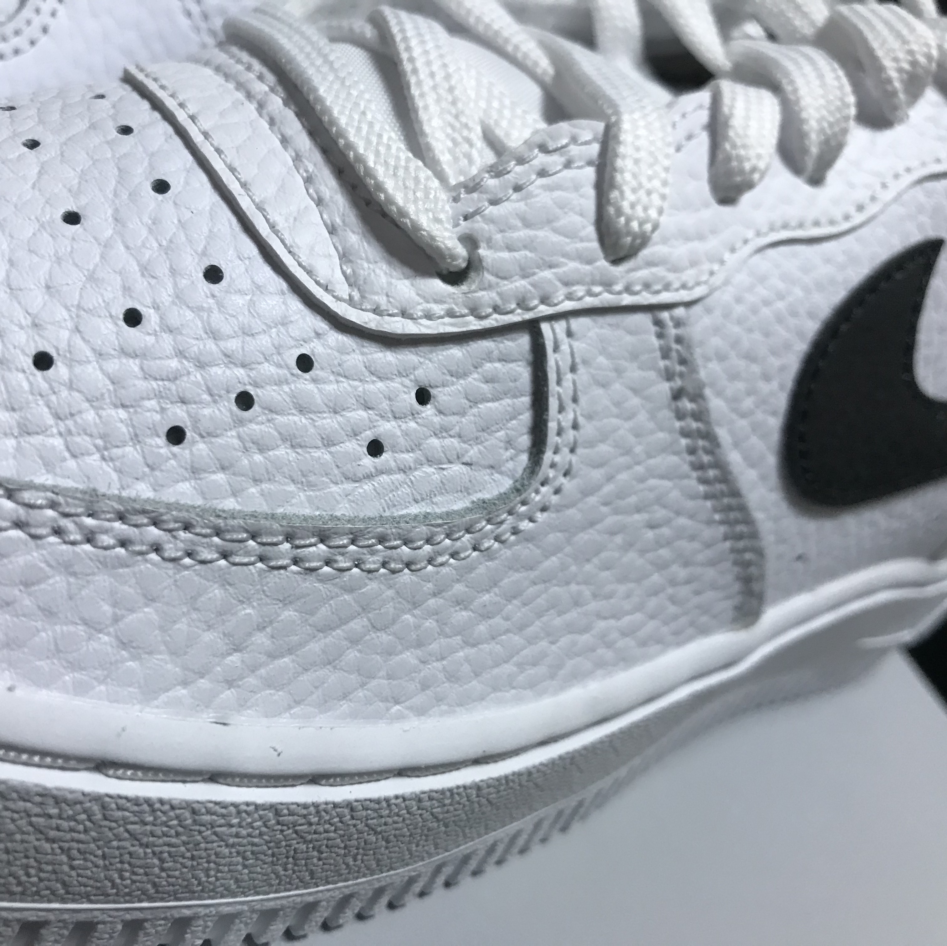 (GS) Nike Air Force 1 White Black 착용 스타일 - 1