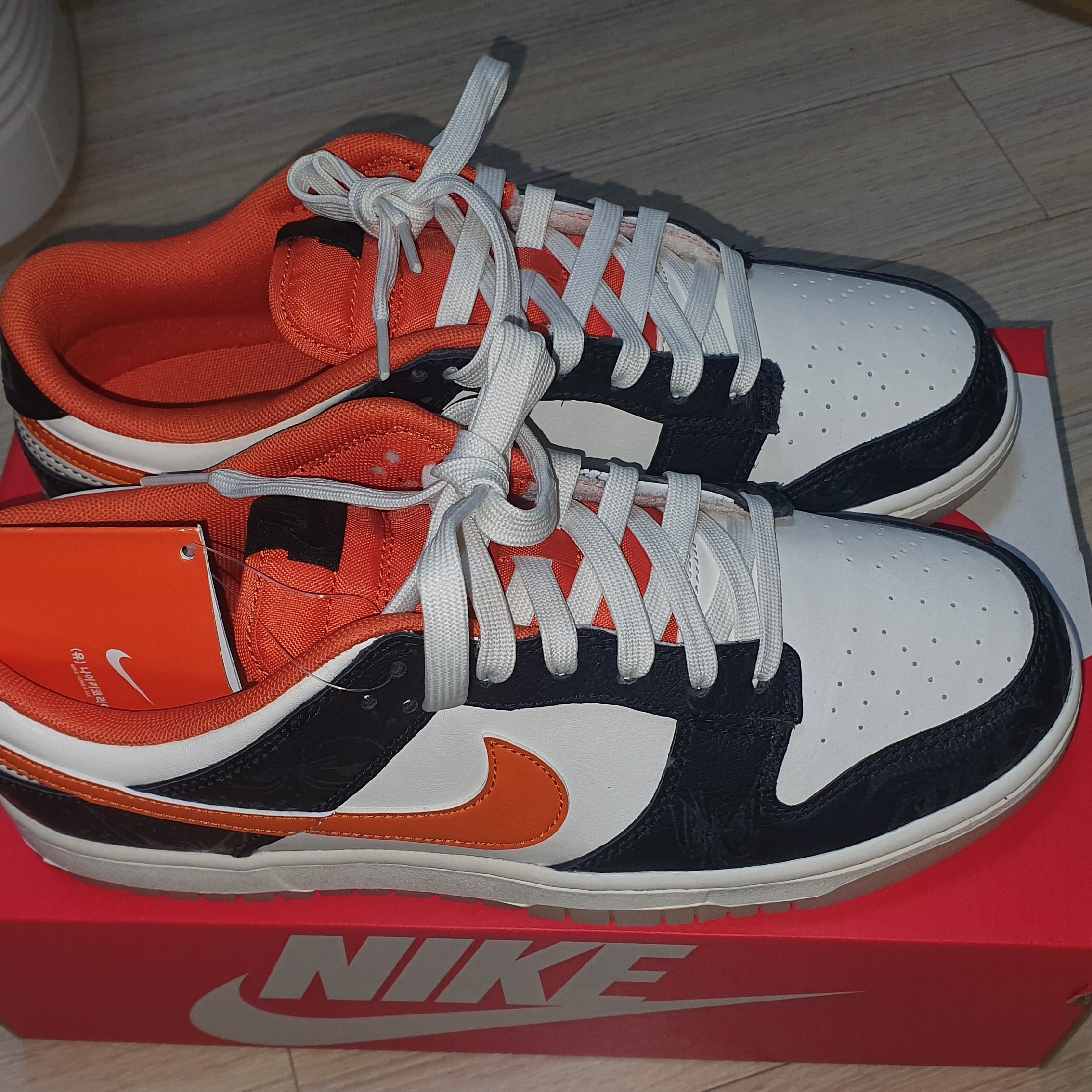 Nike Dunk Low Retro PRM Halloween 착용 스타일