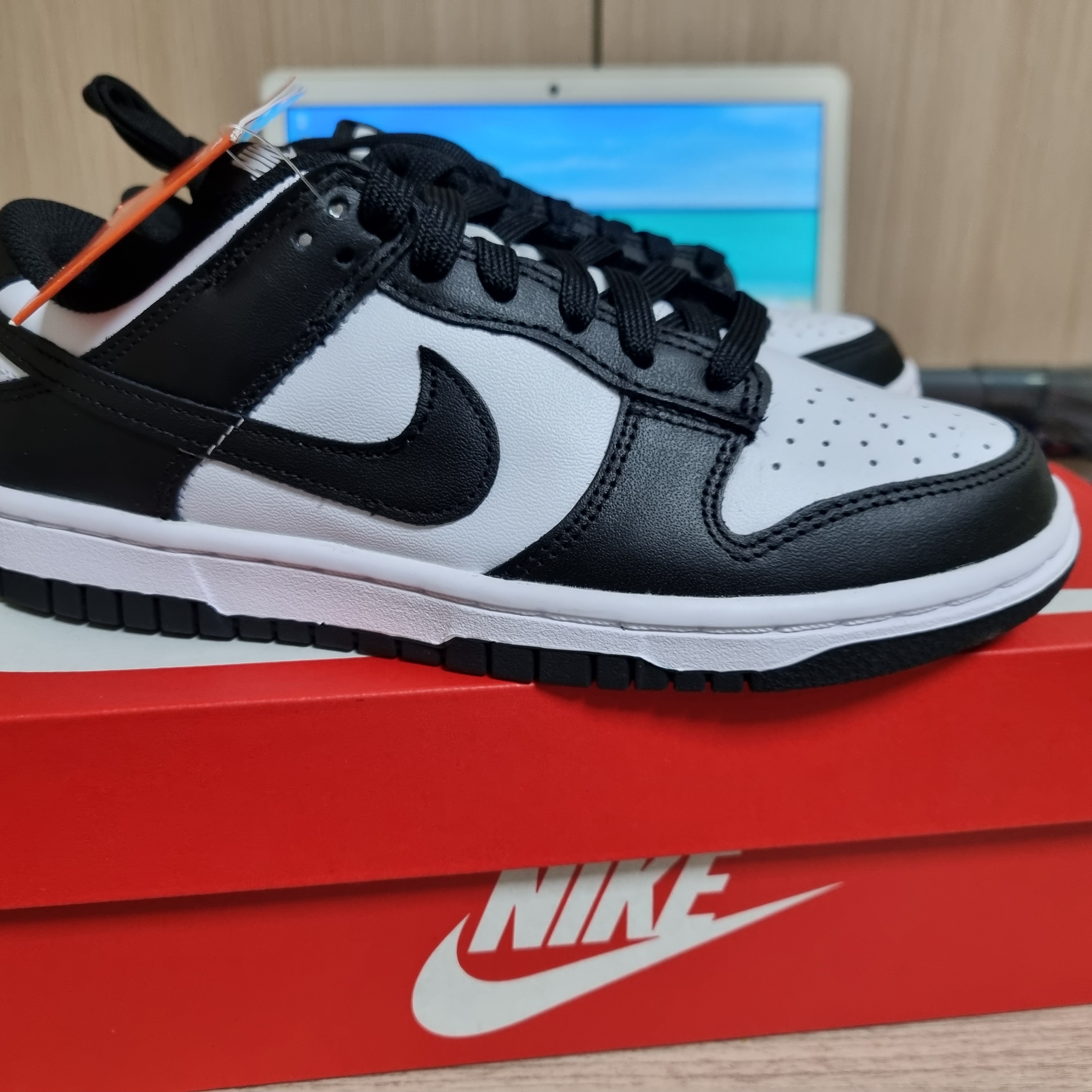 (W) Nike Dunk Low Black 착용 스타일