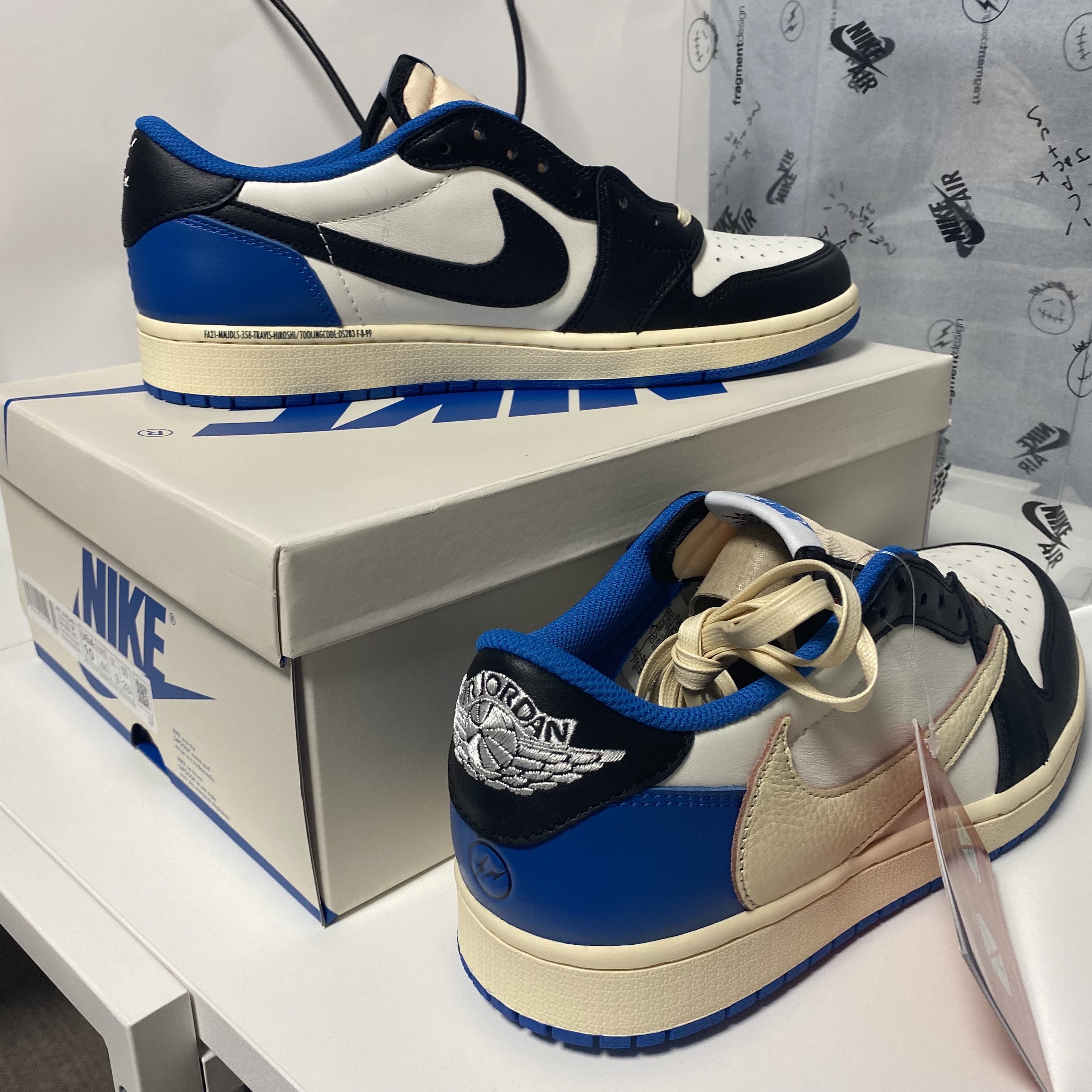 Jordan 1 x Travis Scott x Fragment Retro Low OG SP Military Blue 착용 스타일 - 2