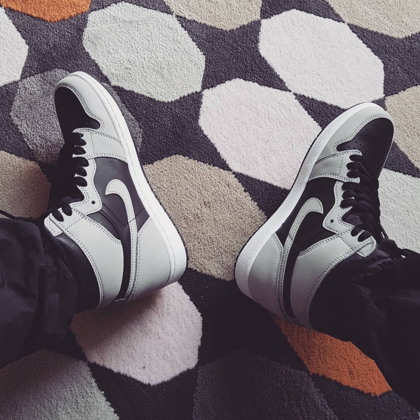 Jordan 1 Retro High OG Shadow 2.0 착용 스타일 - 1