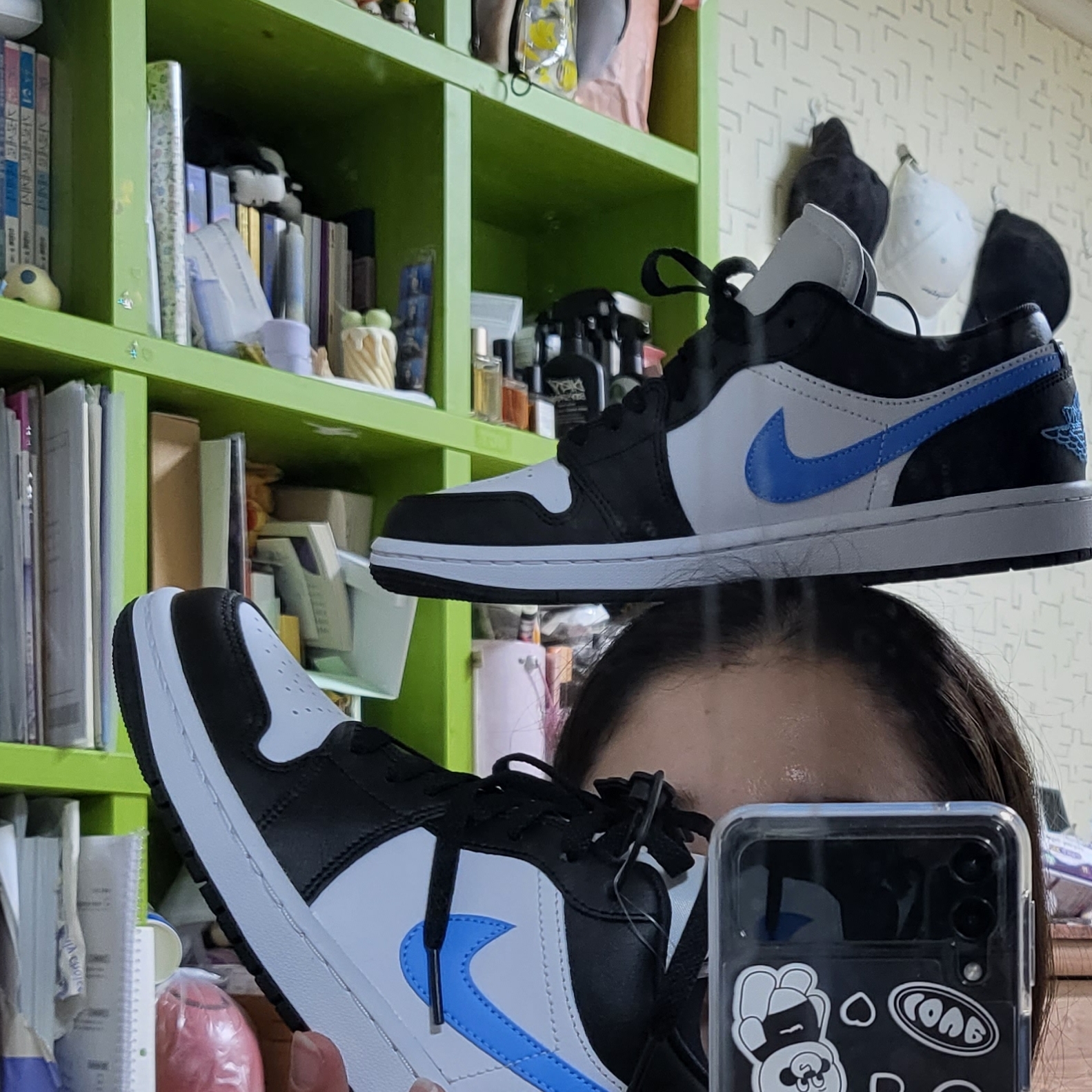 (W) Jordan 1 Low Black University Blue 착용 스타일 - 3