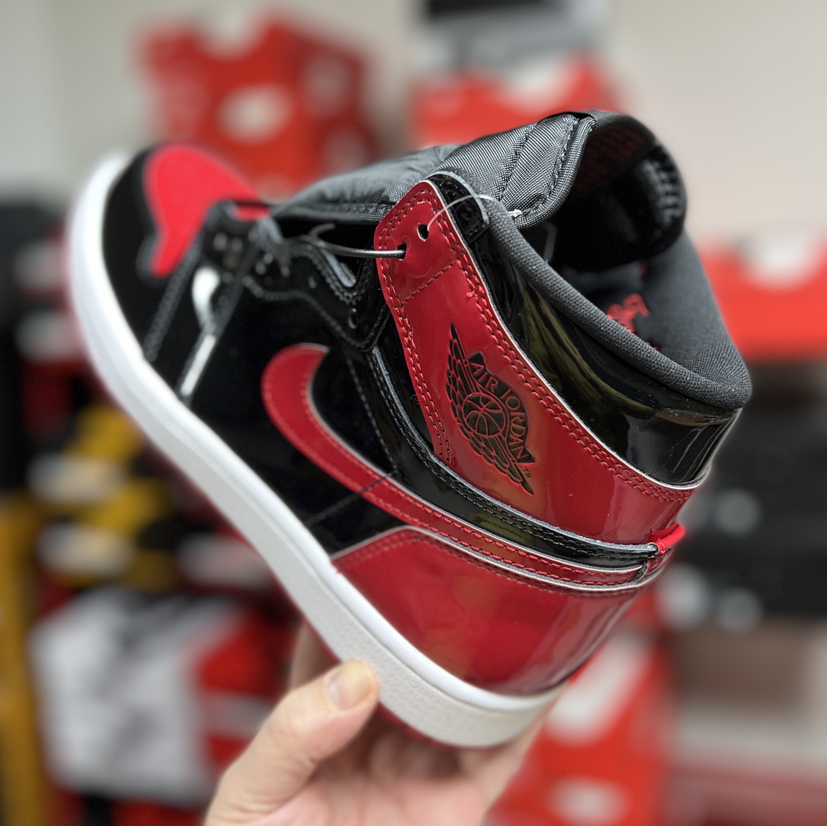 Jordan 1 Retro High OG Patent Bred 착용 스타일 - 2