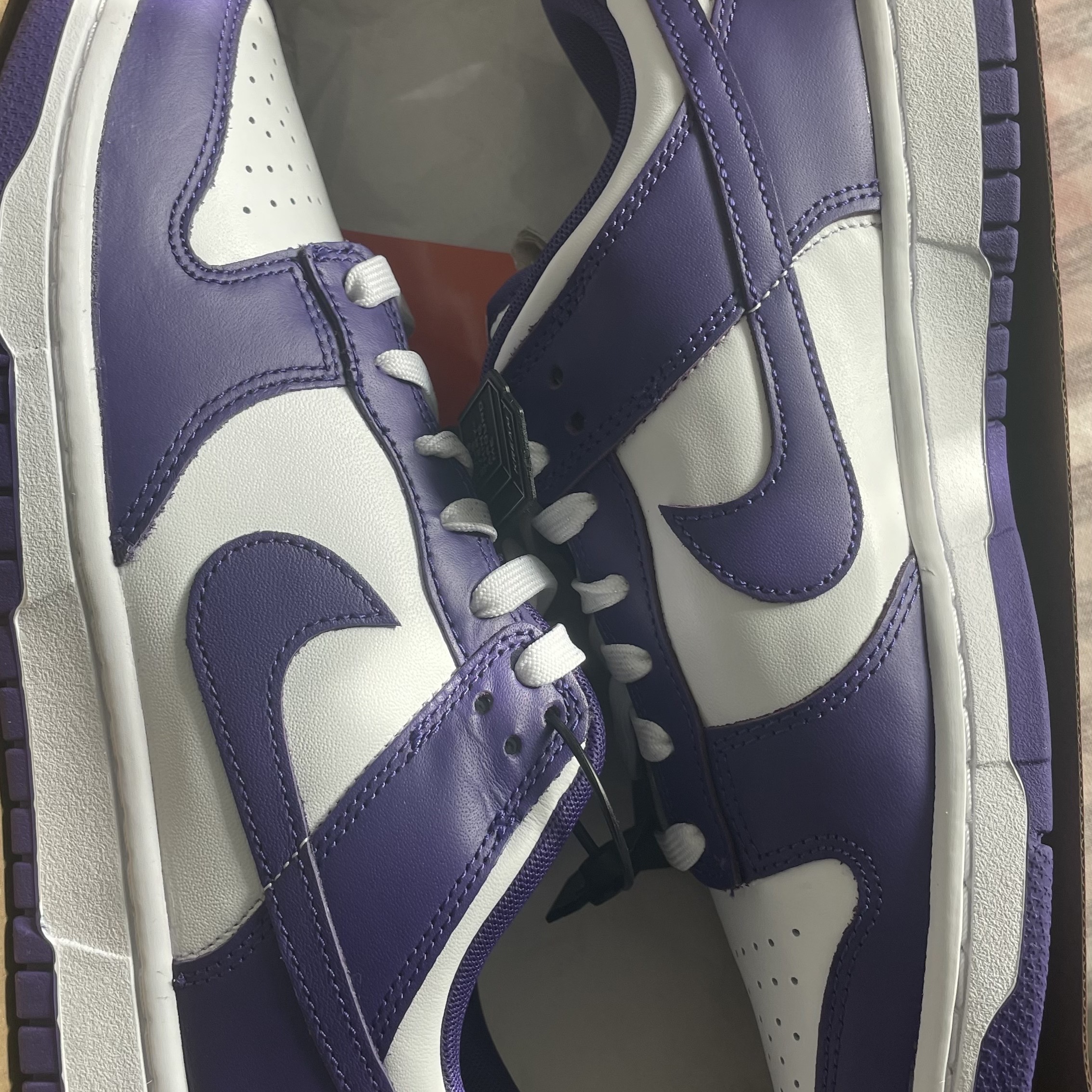 Nike Dunk Low Retro Championship Court Purple 착용 스타일 - 2