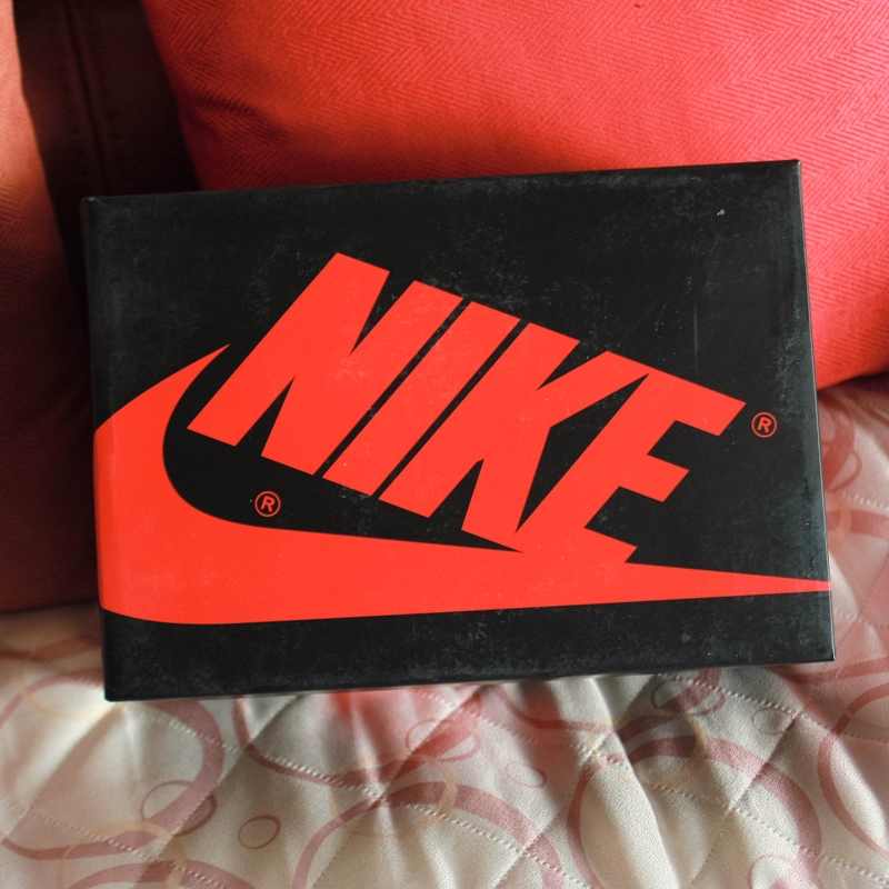 Jordan 1 Retro High OG Bordeaux 착용 스타일 - 5