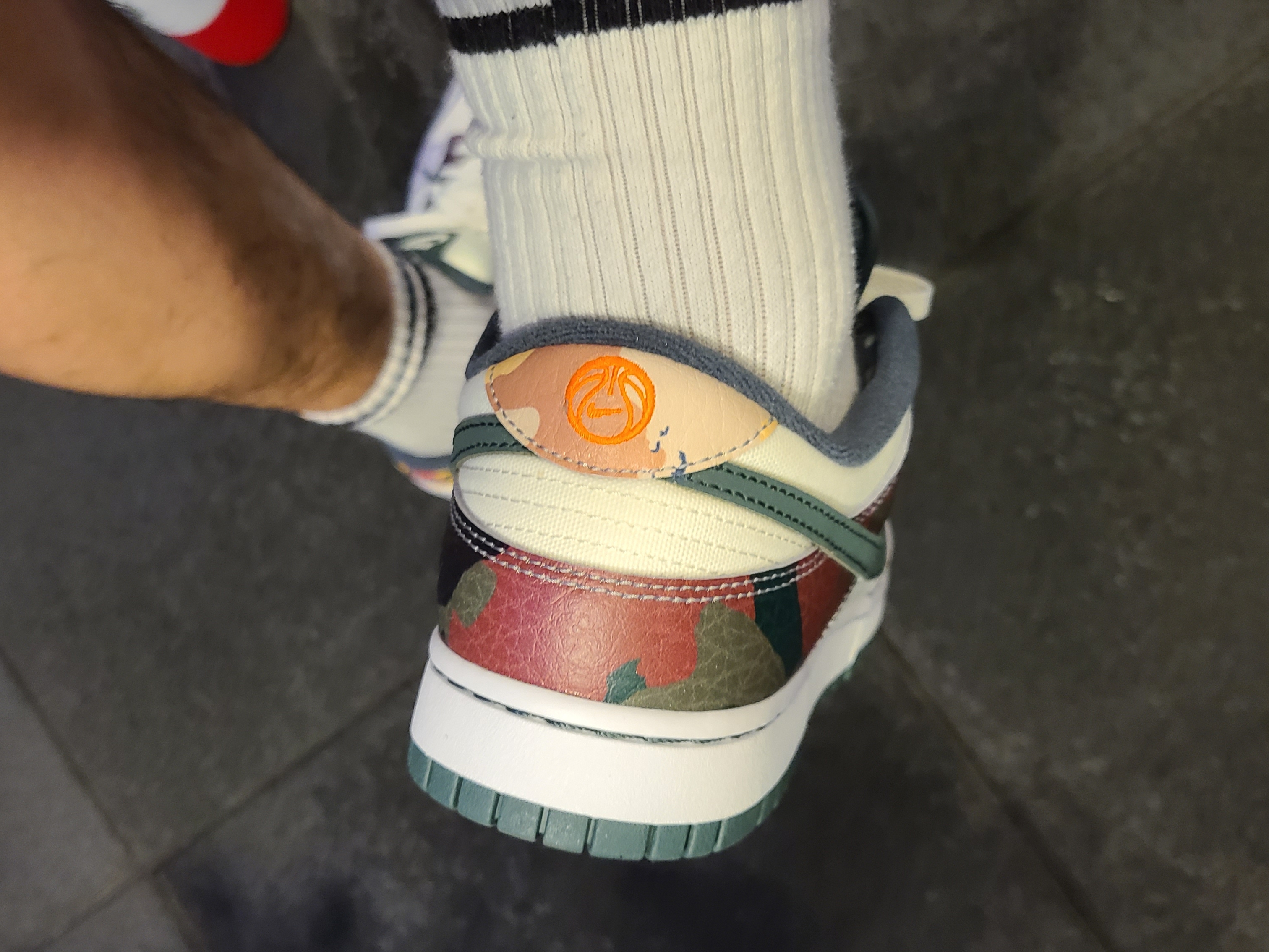 Nike Dunk Low SE Sail Multi Camo 착용 스타일 - 1