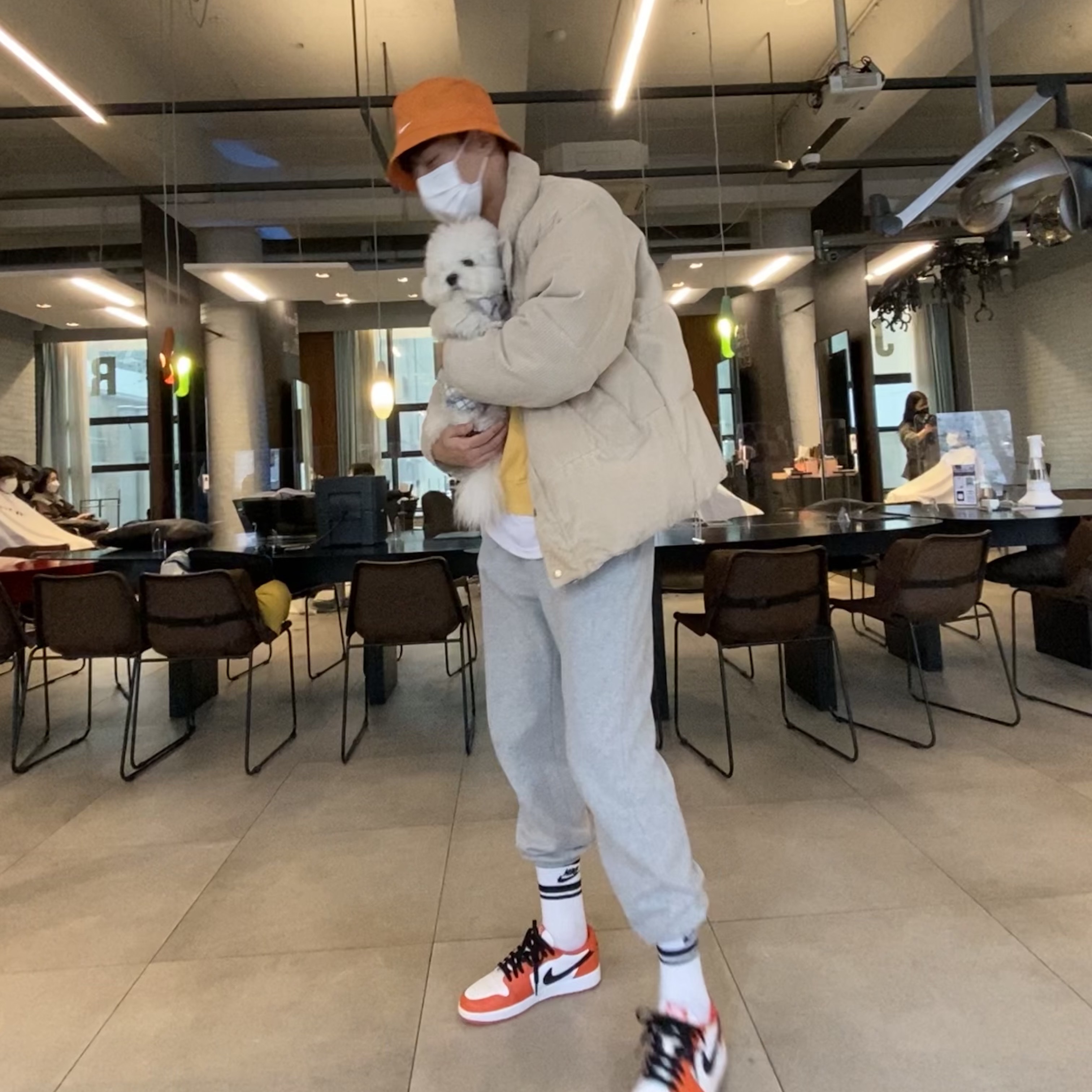 Jordan 1 Low OG Starfish, Nike NRG Bucket Hat Sport Spice 착용 스타일