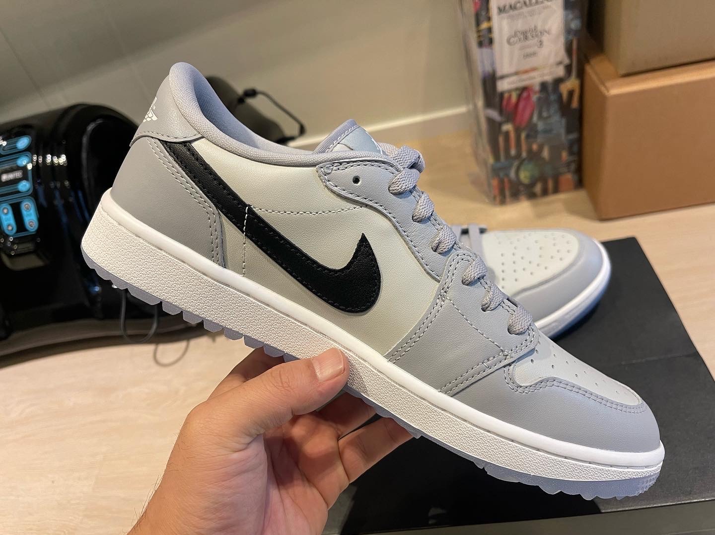 Jordan 1 Low Golf Wolf Grey 착용 스타일 - 3