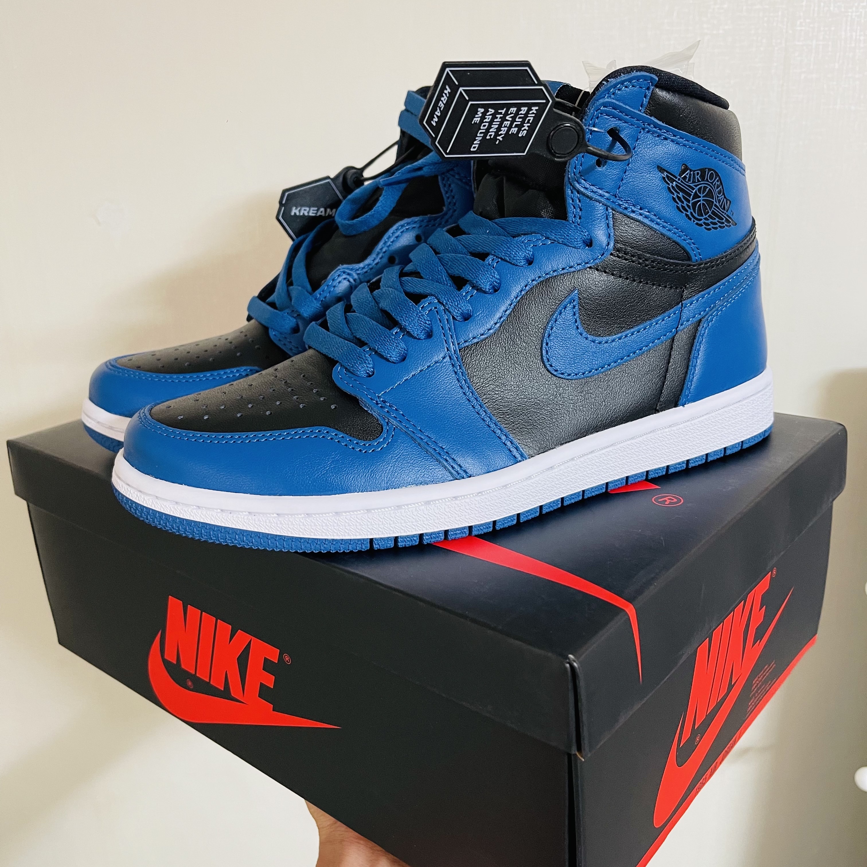 Jordan 1 Retro High OG Dark Marina Blue 착용 스타일