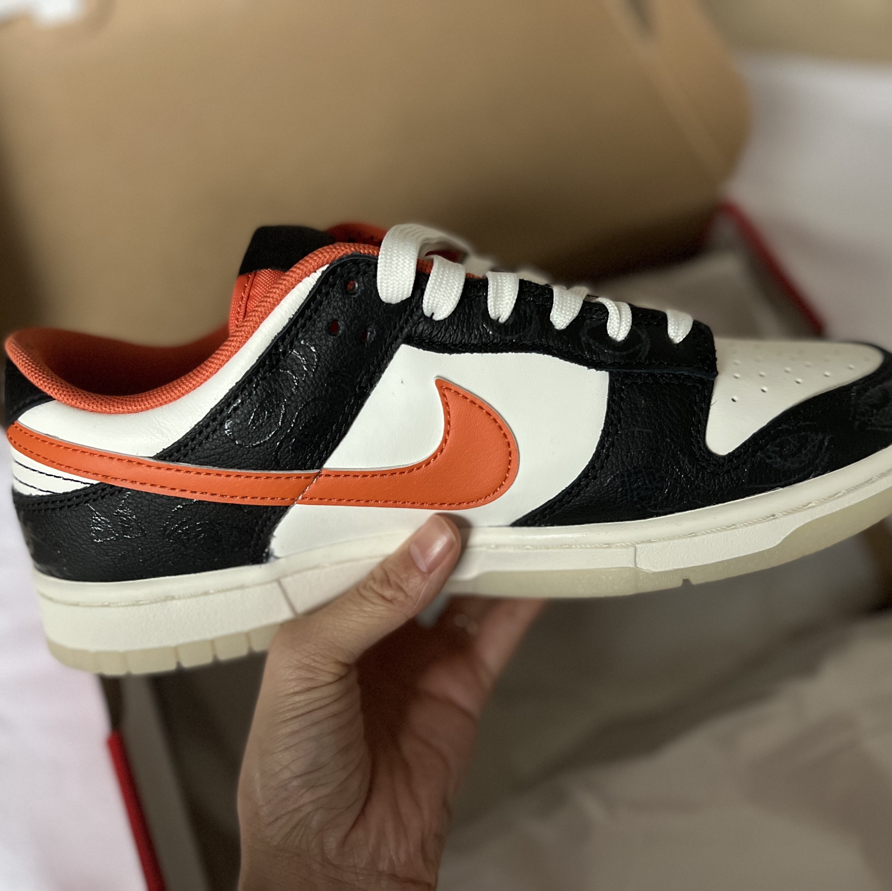 Nike Dunk Low Retro PRM Halloween 착용 스타일