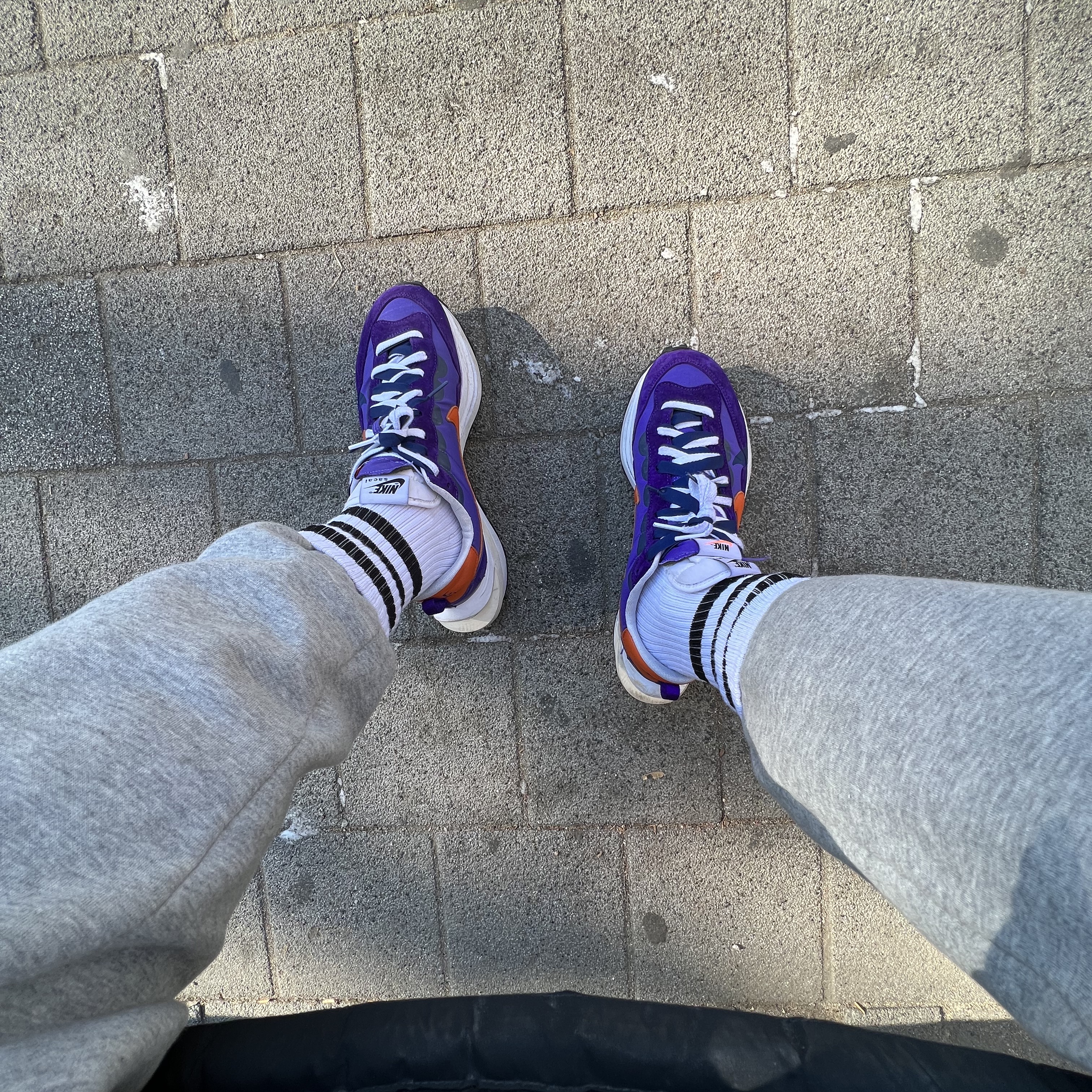 Nike x Sacai VaporWaffle Dark Iris 착용 스타일