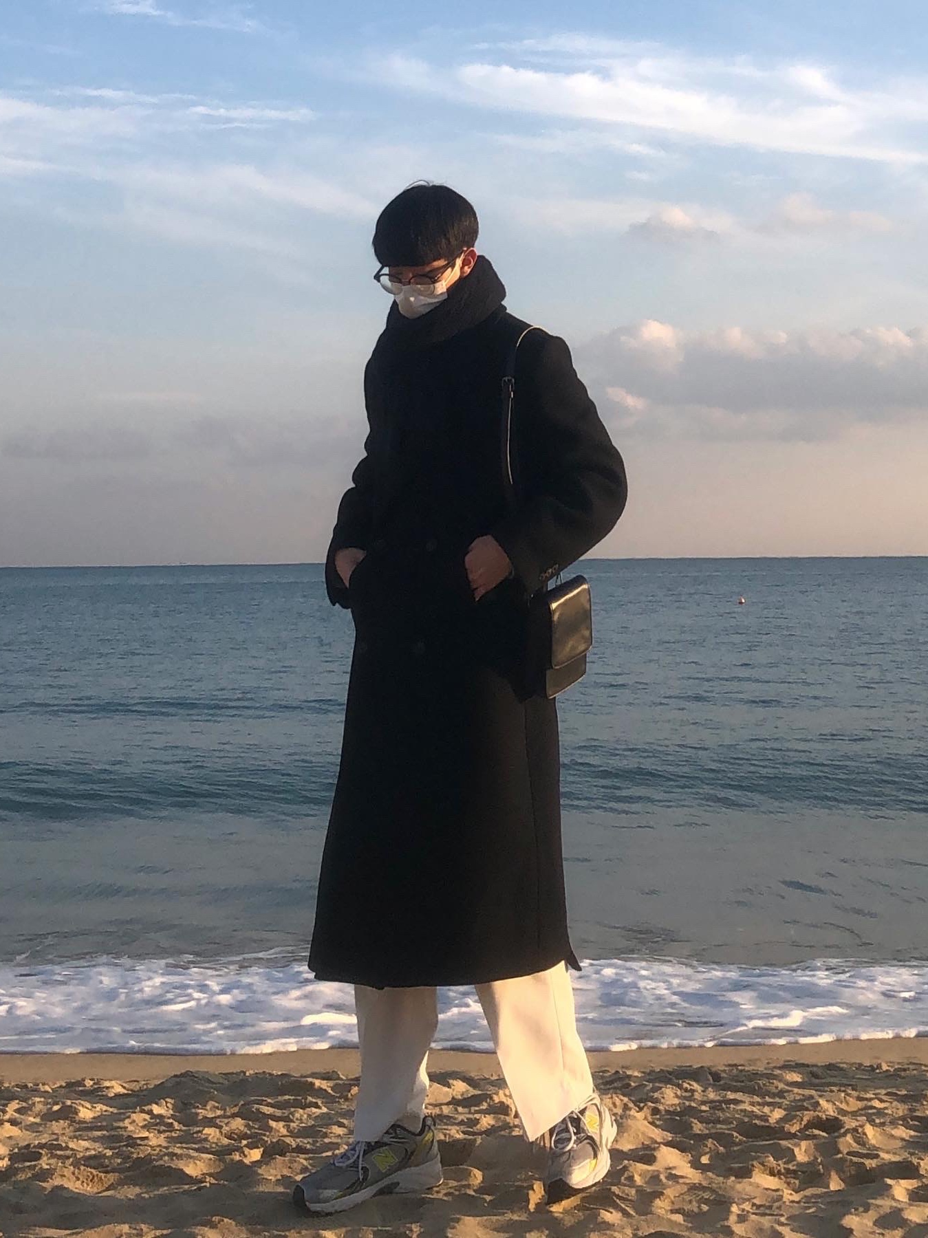 New Balance 530 Silver, Zara x Ader Error Oversized Wool Coat Black 착용 스타일 - 1