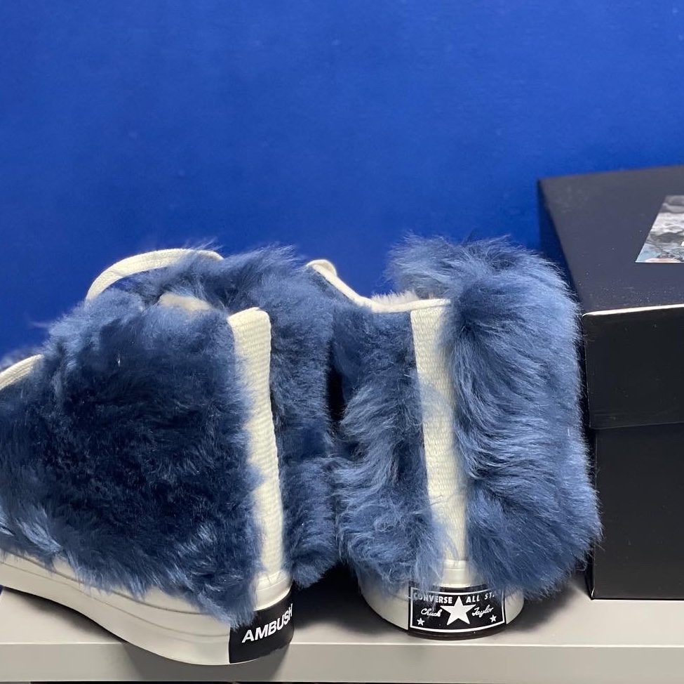 Converse x Ambush Chuck 70 Fuzzy Navy Blue 착용 스타일 - 1