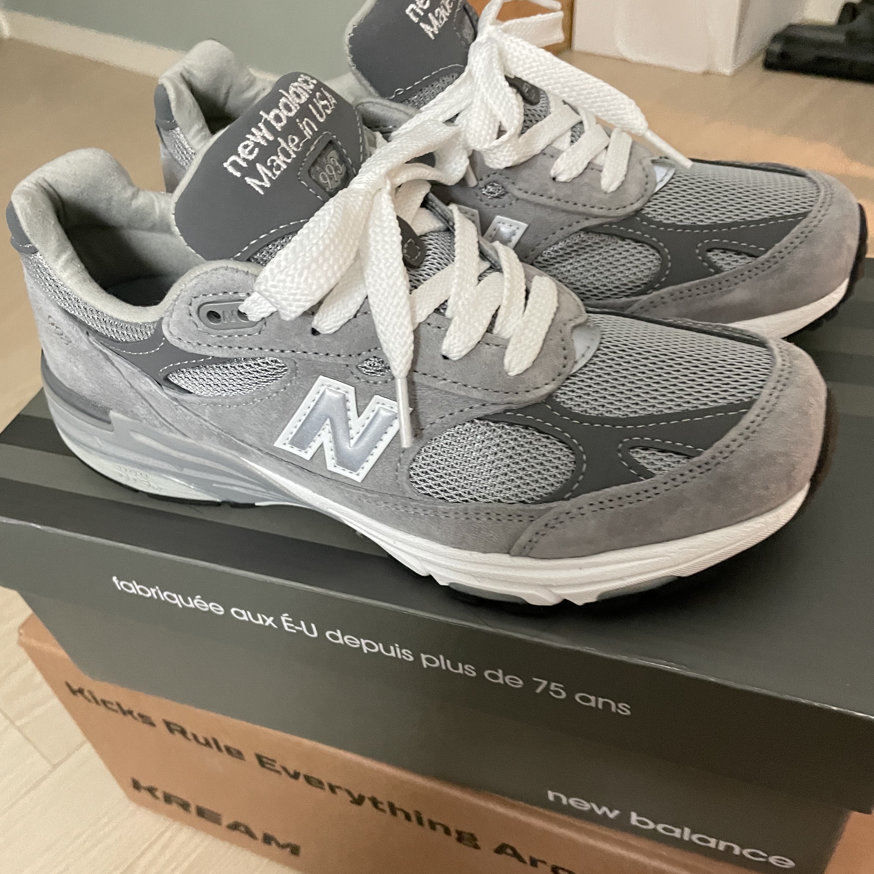 (W) New Balance 993 Made in USA Grey - B Standard 착용 스타일