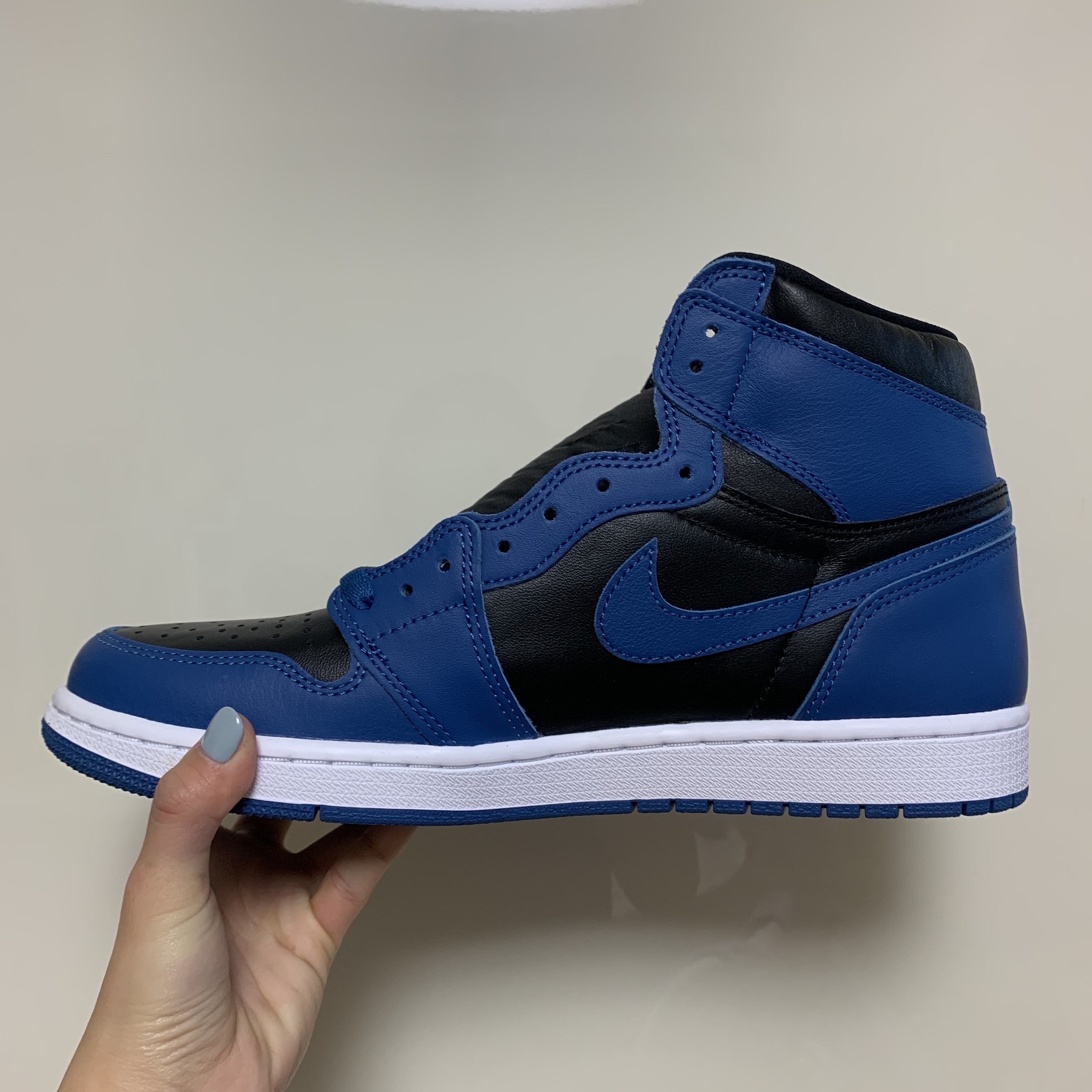 Jordan 1 Retro High OG Dark Marina Blue 착용 스타일 - 2