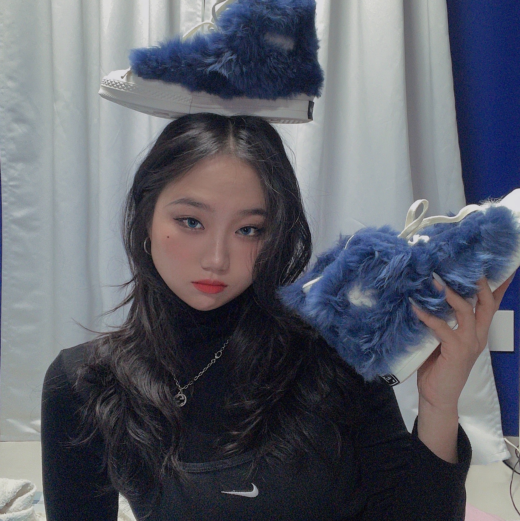 Converse x Ambush Chuck 70 Fuzzy Navy Blue 착용 스타일 - 2