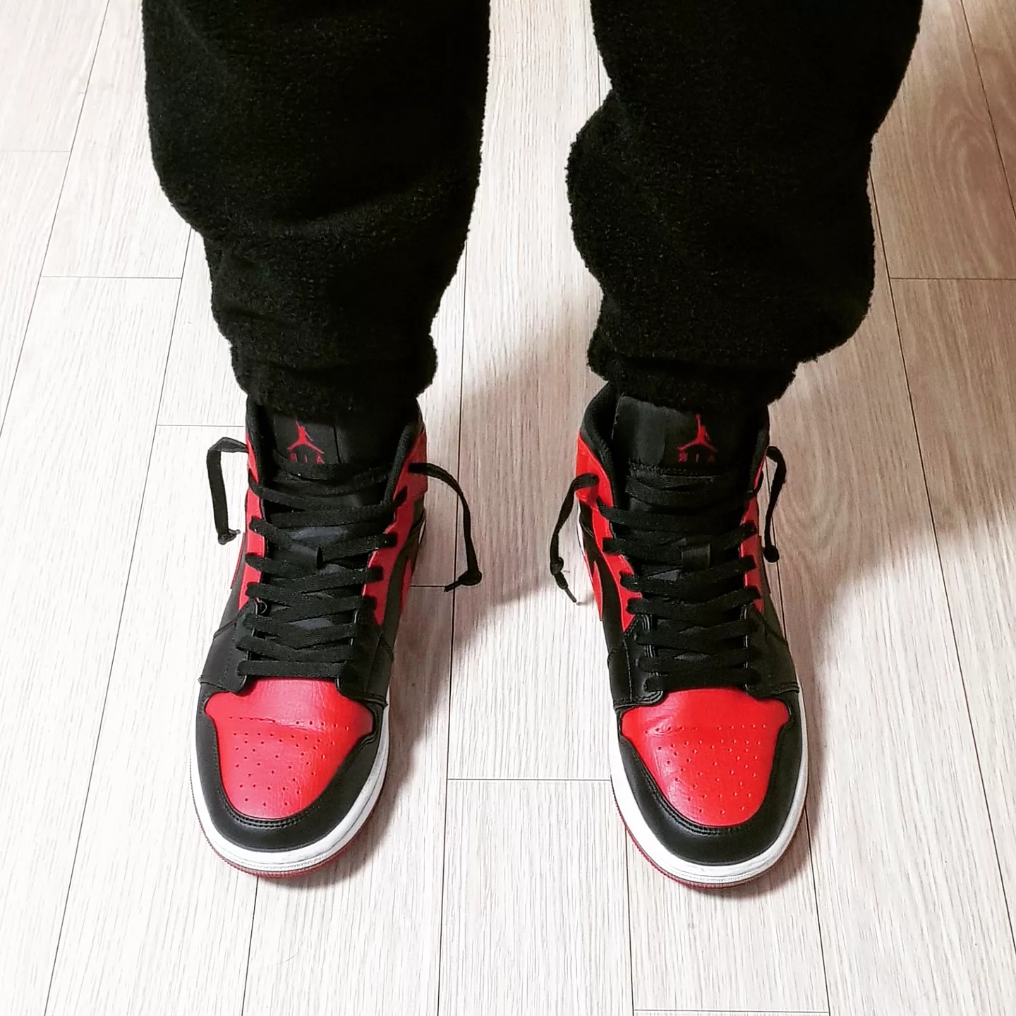 Jordan 1 Mid Bred Banned 2020 착용 스타일 - 2
