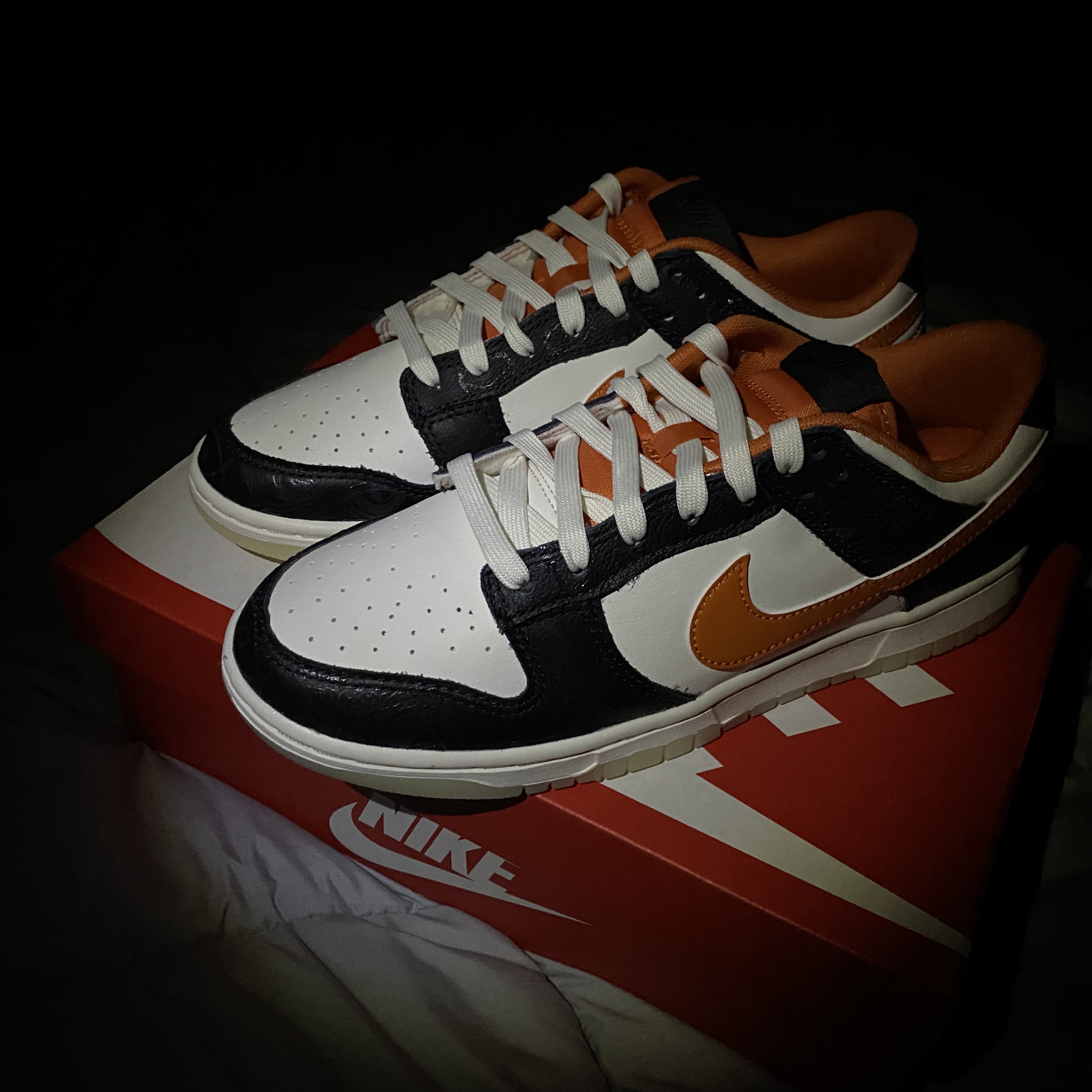 Nike Dunk Low Retro PRM Halloween 착용 스타일 - 2