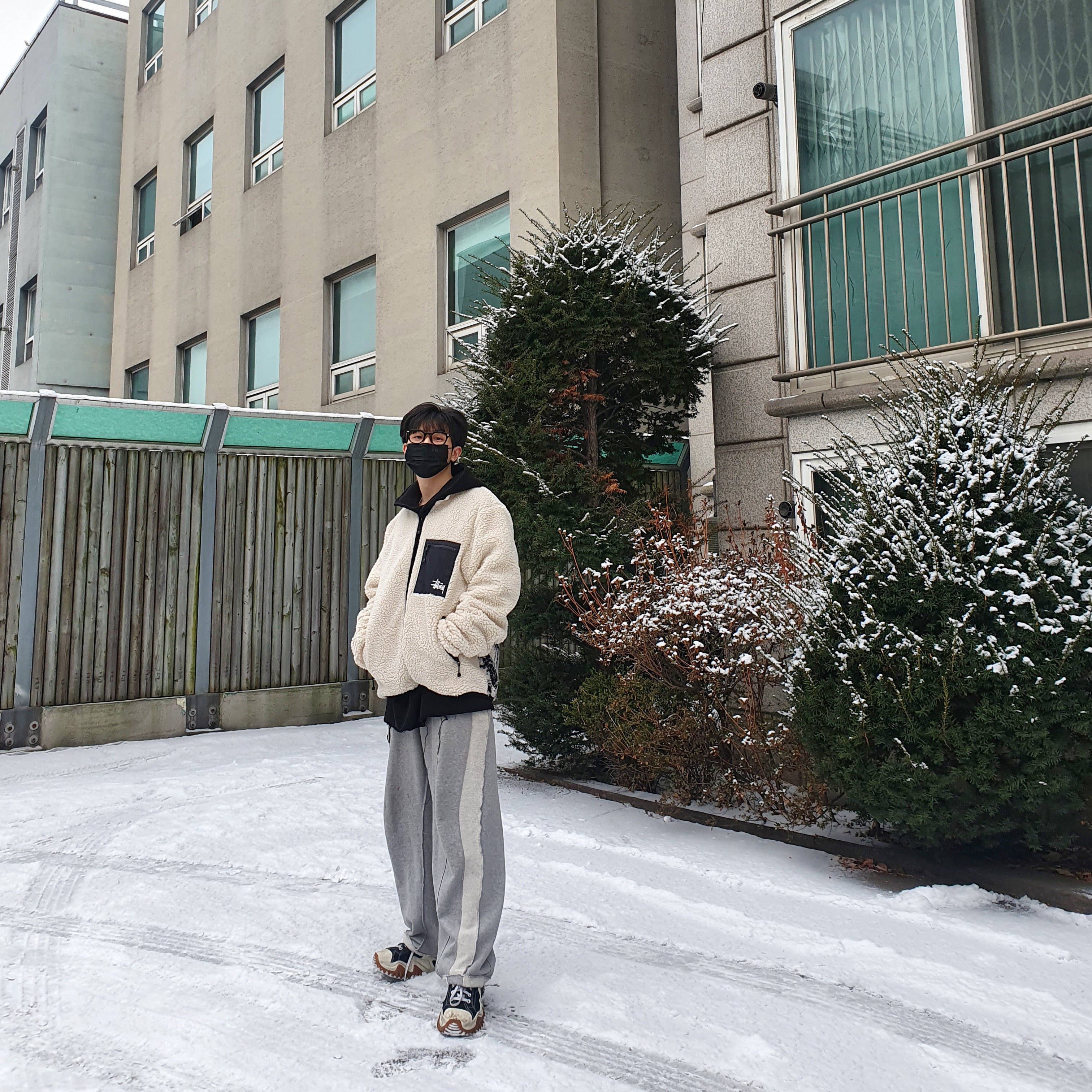 Stussy Venus Jacquard Sherpa Jacket Natural, Converse Run Star Motion High Black 착용 스타일 - 1