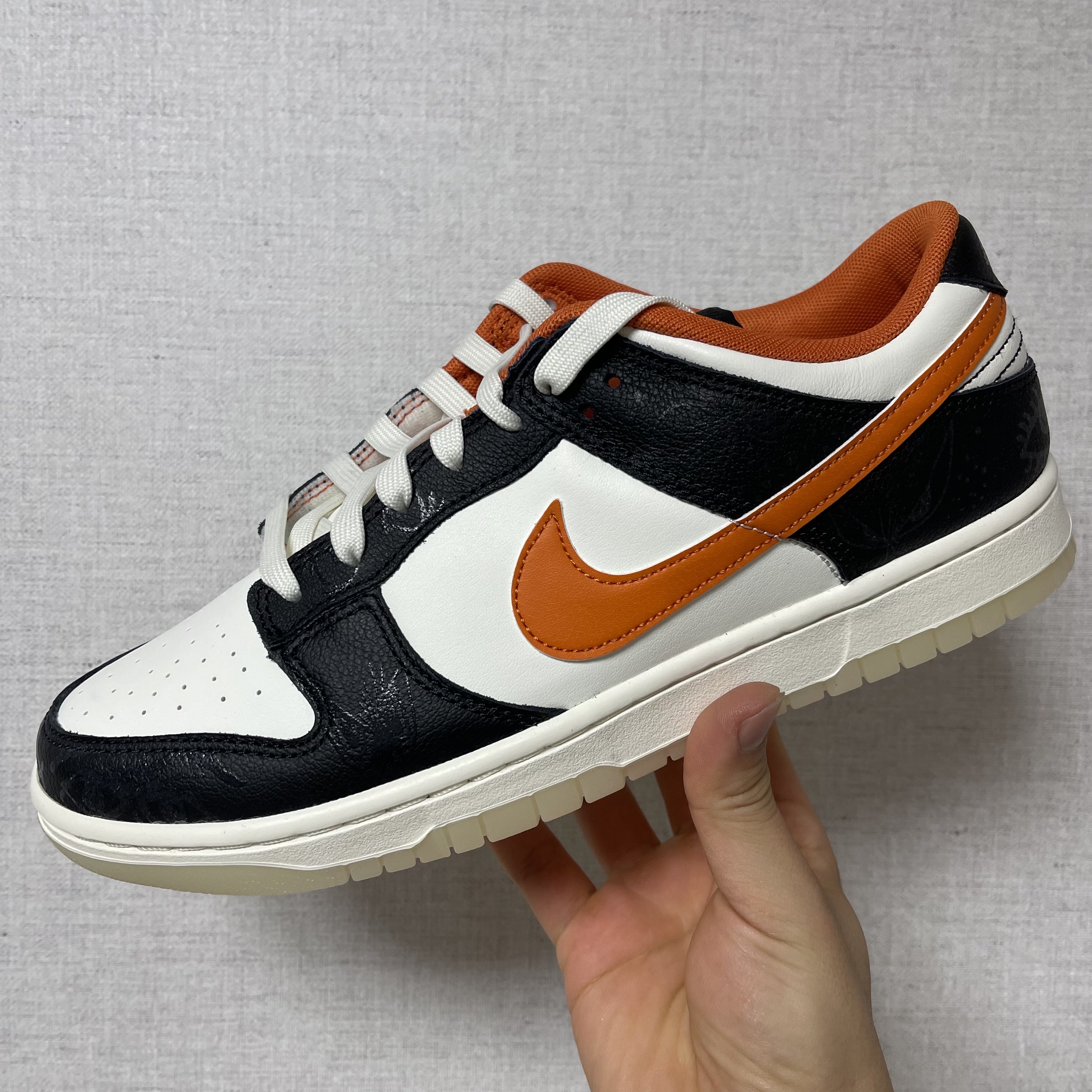 Nike Dunk Low Retro PRM Halloween 착용 스타일