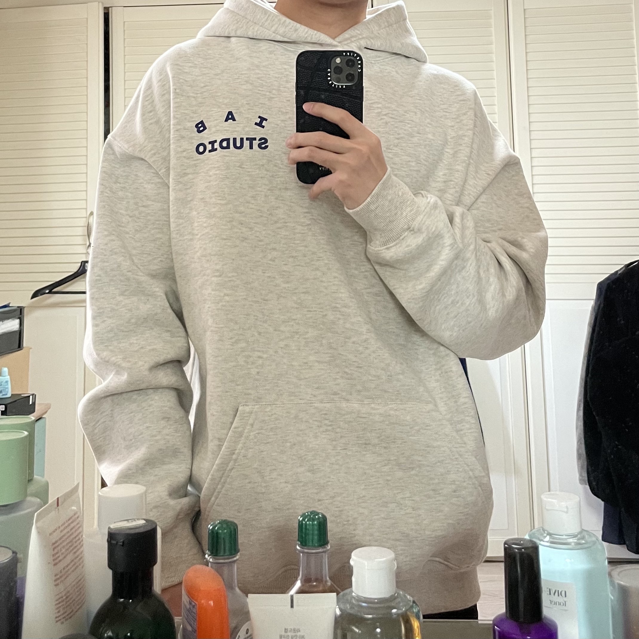 IAB Studio x Obey Eyes Icon Hoodie Oceana, IAB Studio Hoodie Light Gray 착용 스타일 - 3