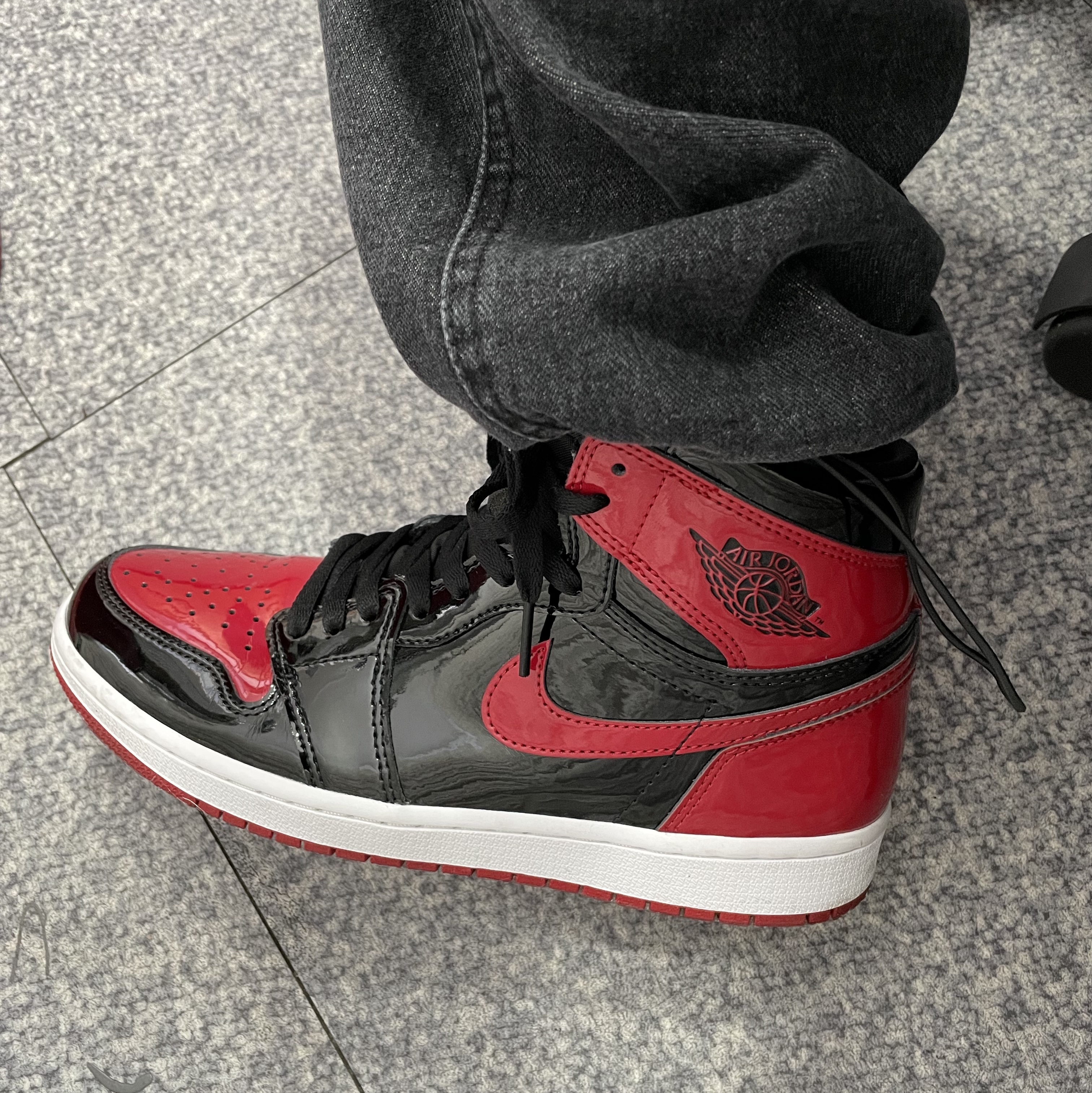 Jordan 1 Retro High OG Patent Bred 착용 스타일