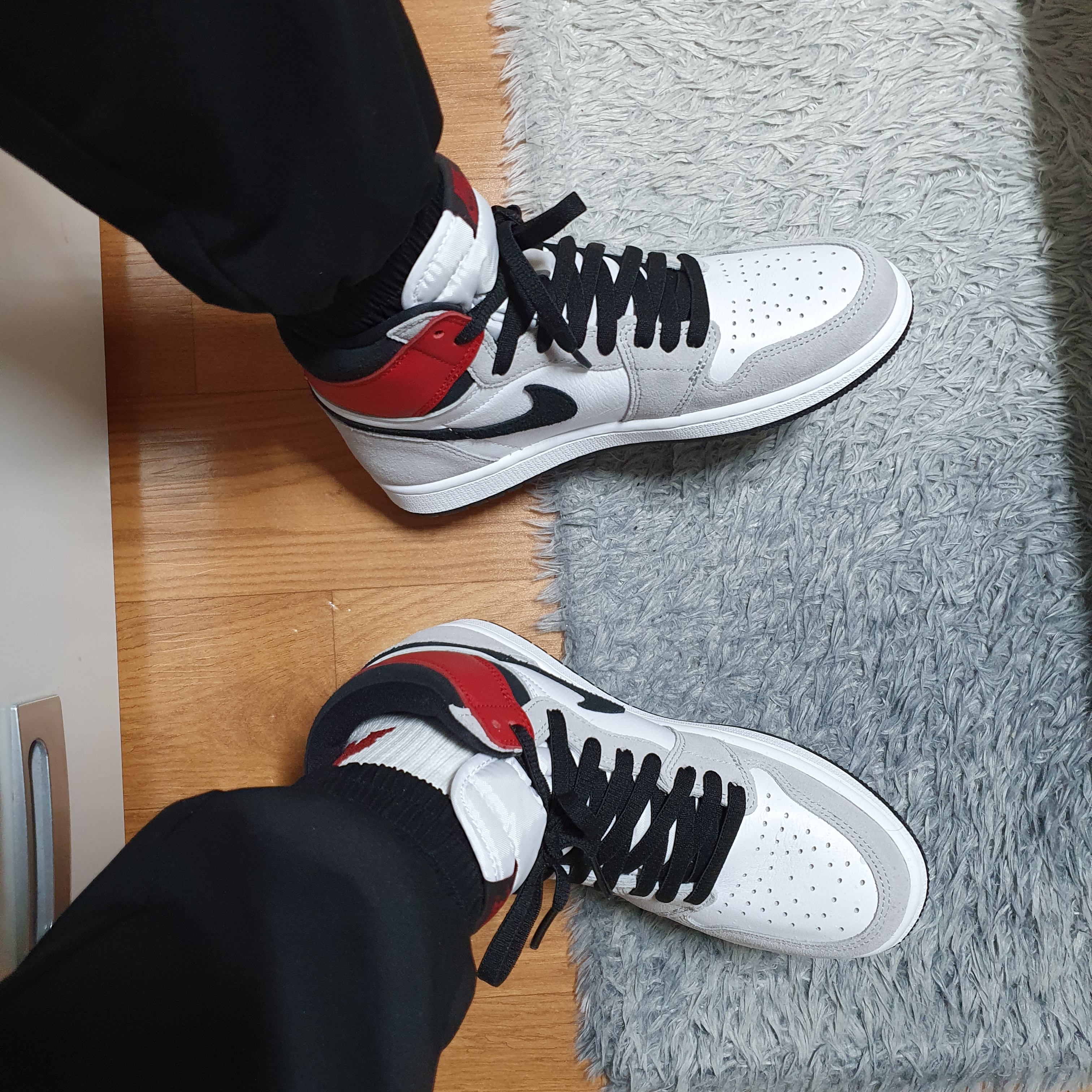 Jordan 1 Retro High OG Light Smoke Grey 착용 스타일